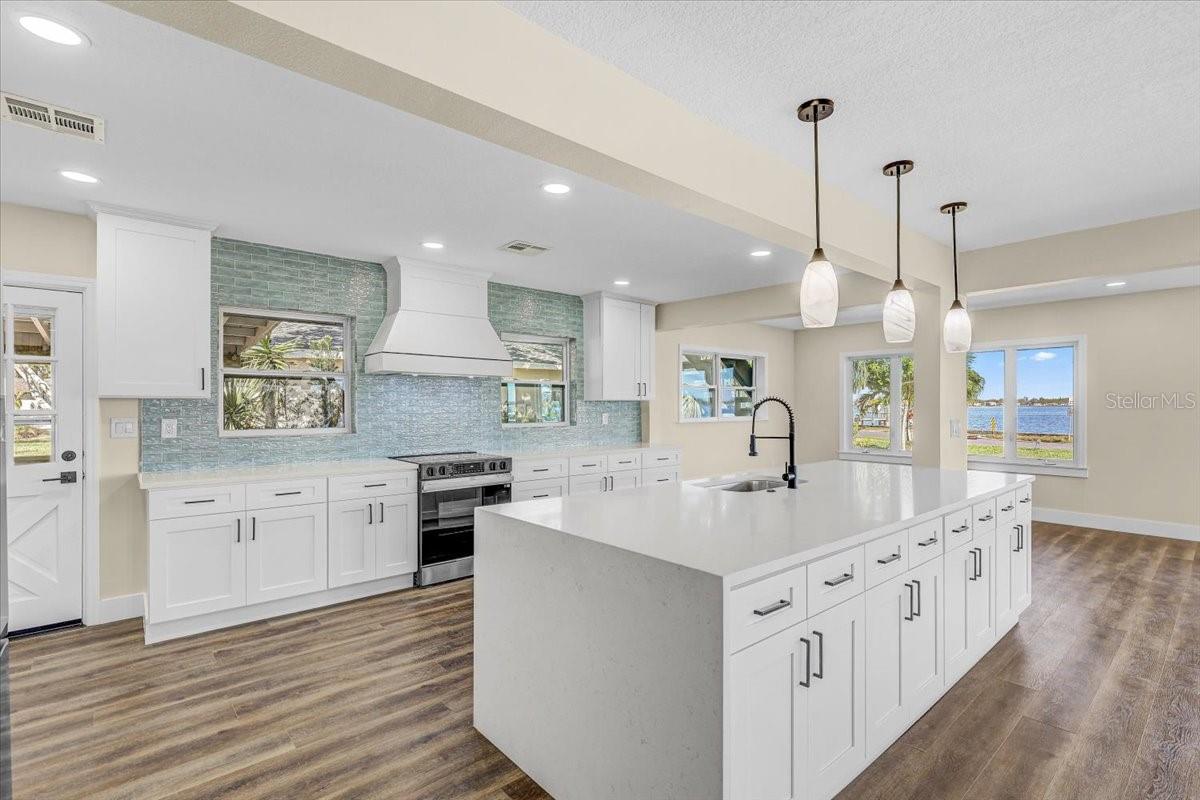 2201 RIVERVIEW BLVD, BRADENTON, FL, 34205