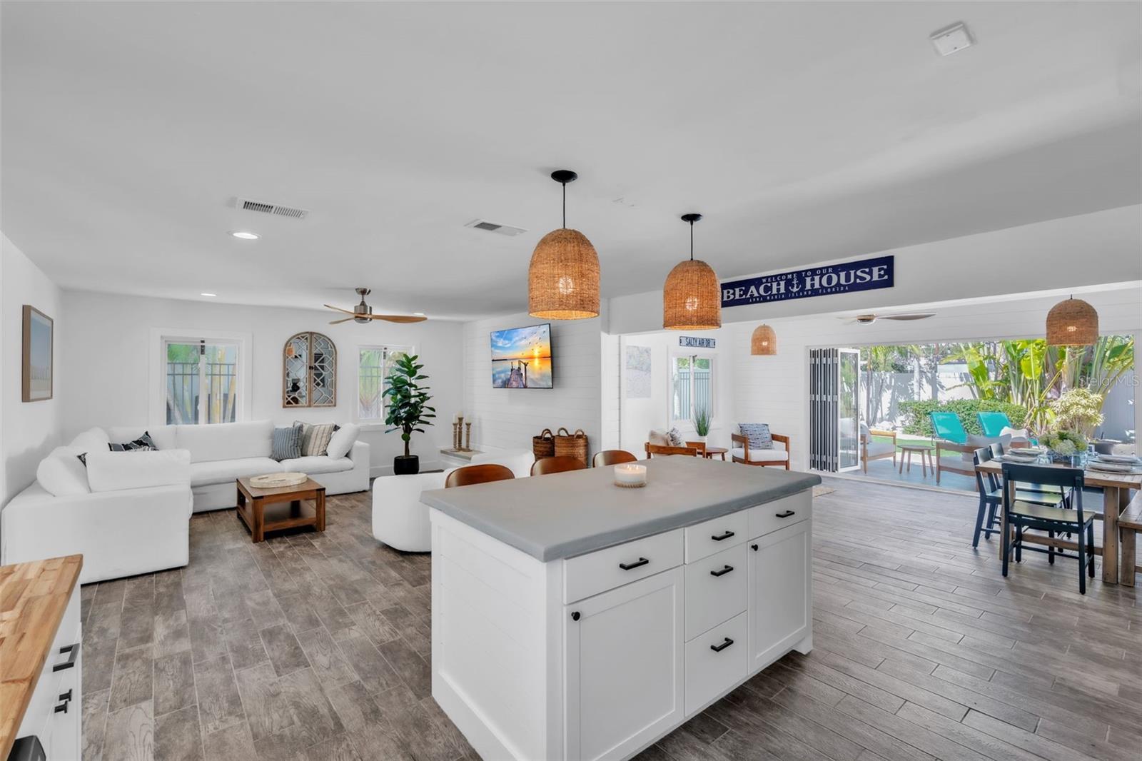 155 CRESCENT DR, ANNA MARIA, FL, 34216