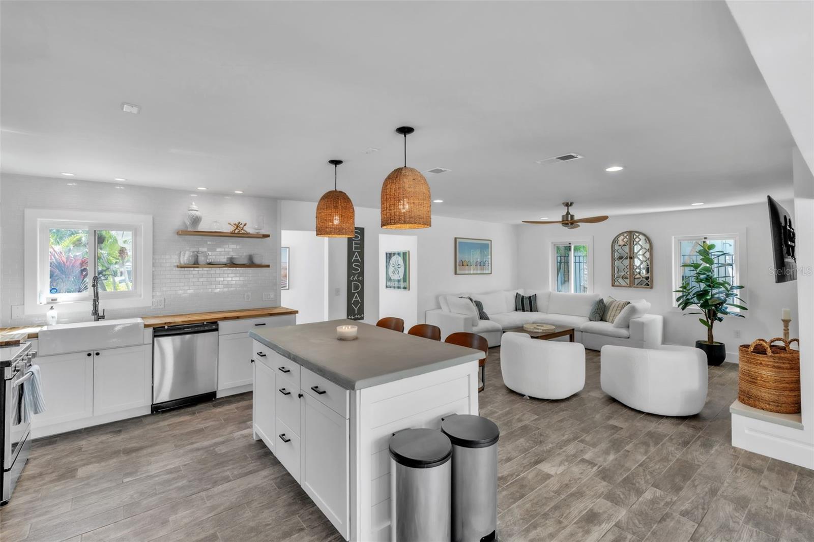 155 CRESCENT DR, ANNA MARIA, FL, 34216