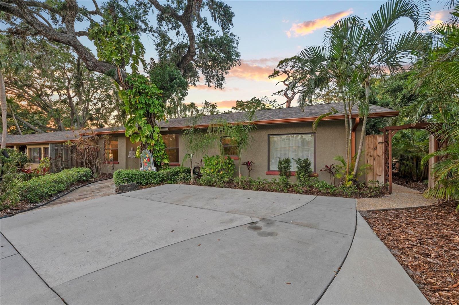 941 VIRGINIA DR, SARASOTA, FL, 34234