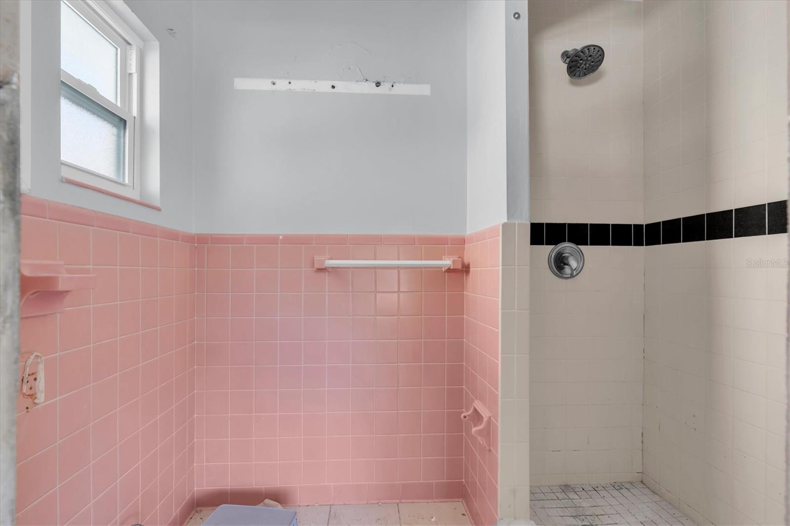 TB8481936 Property Photo