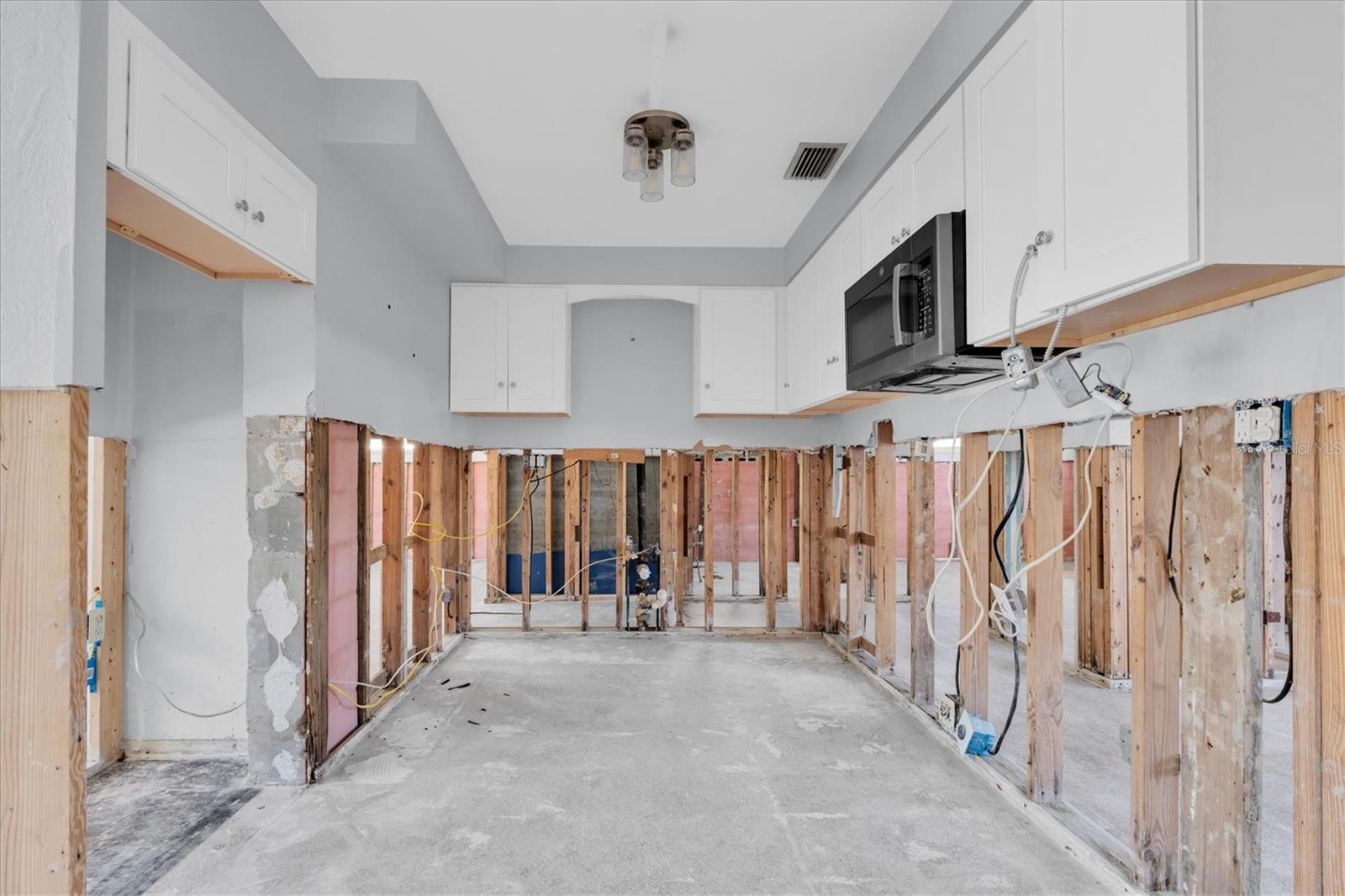 TB8481936 Property Photo