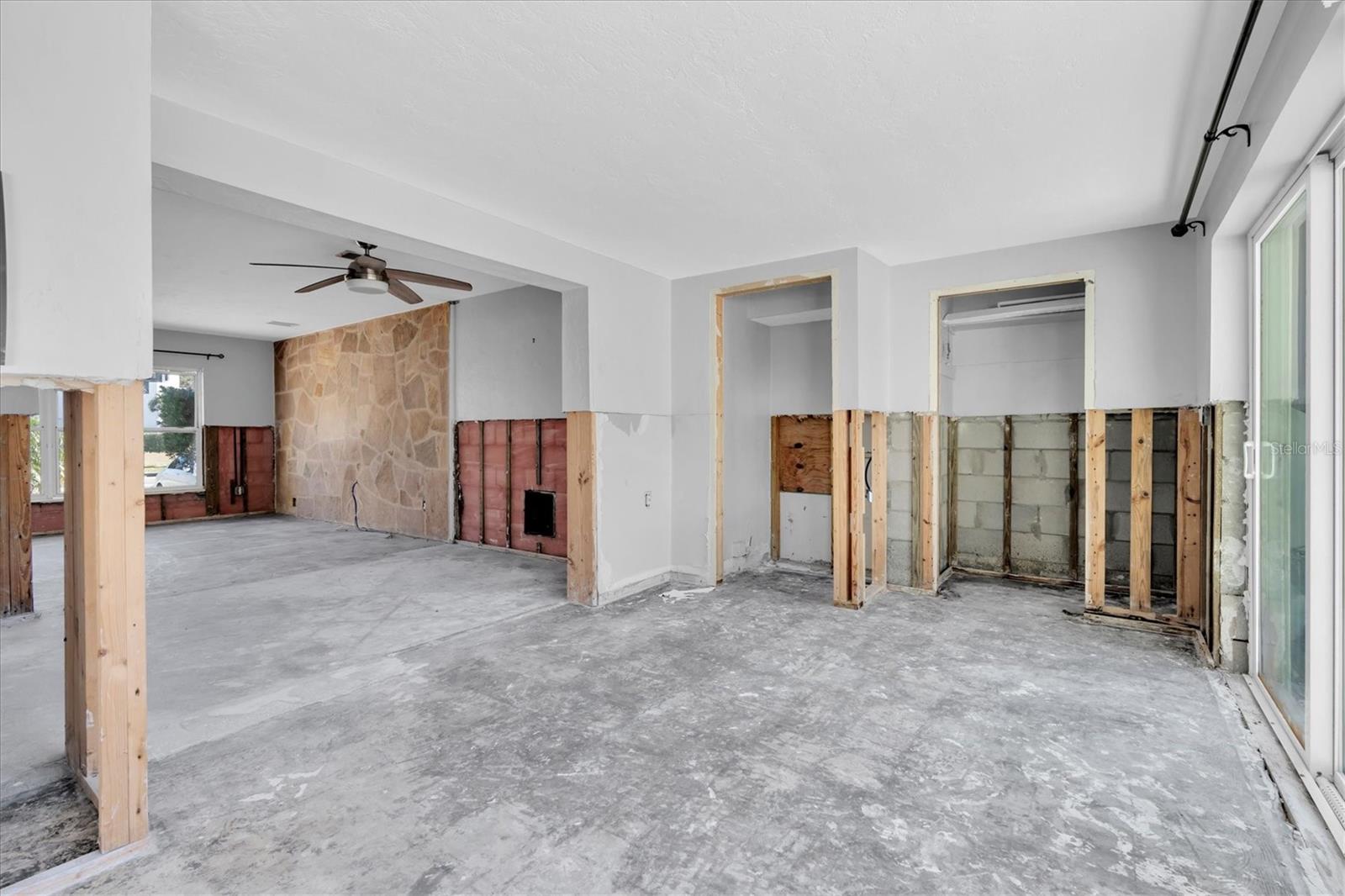 TB8481936 Property Photo