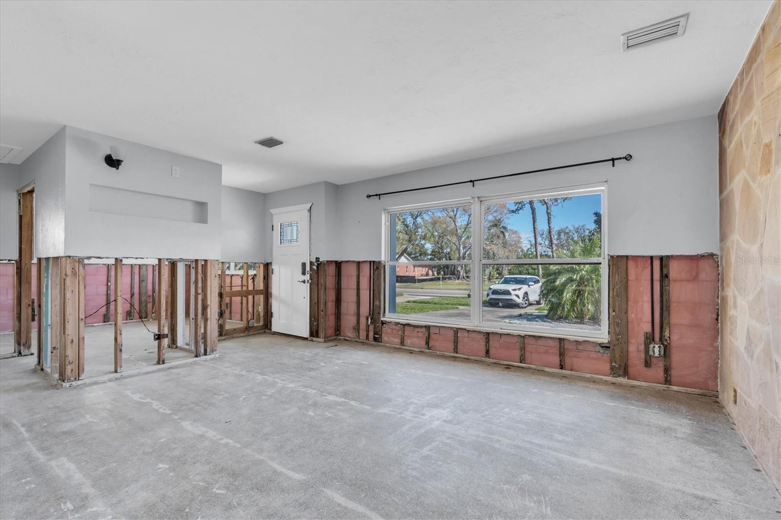 TB8481936 Property Photo