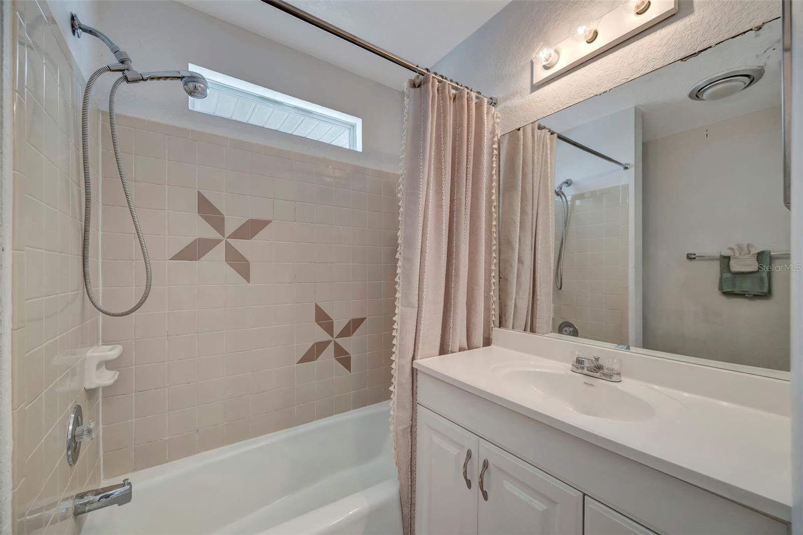 1105 GULF DR S #2, BRADENTON BEACH, FL, 34217