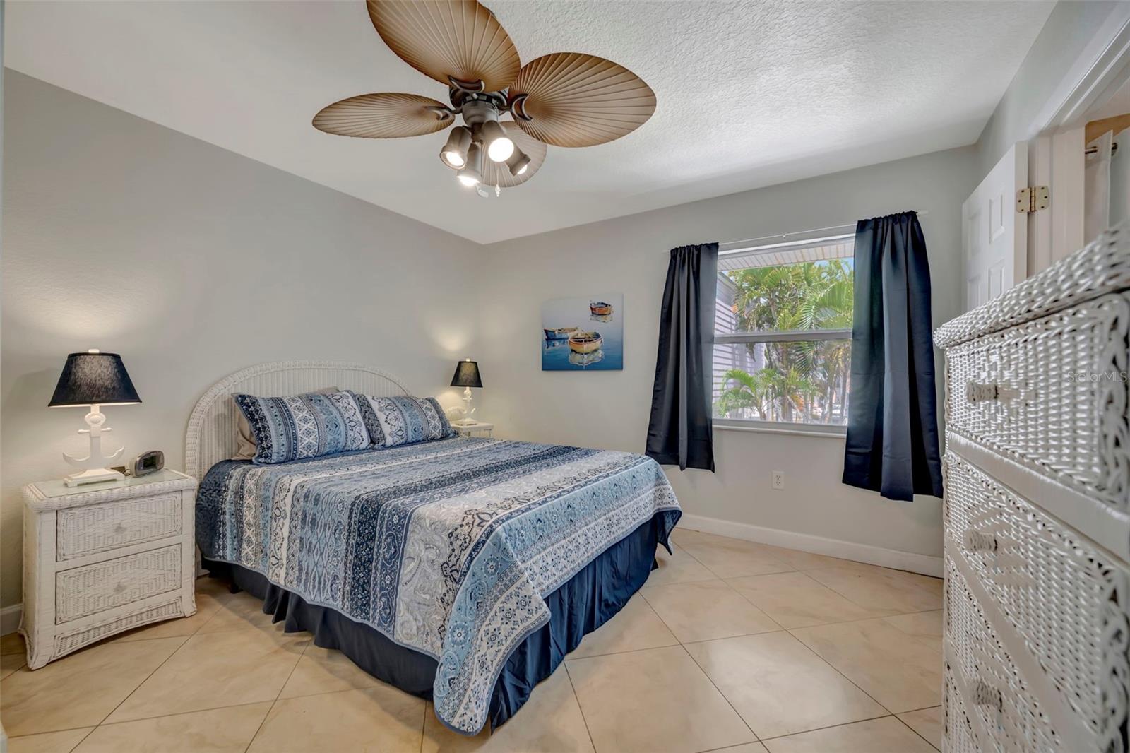 1105 GULF DR S #2, BRADENTON BEACH, FL, 34217