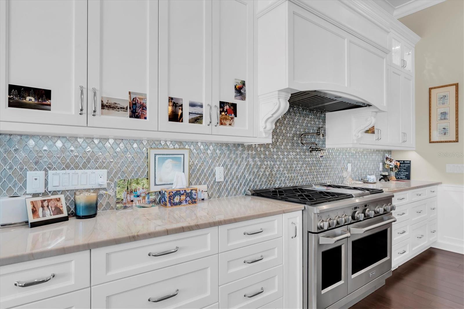 TB8482036 Property Photo