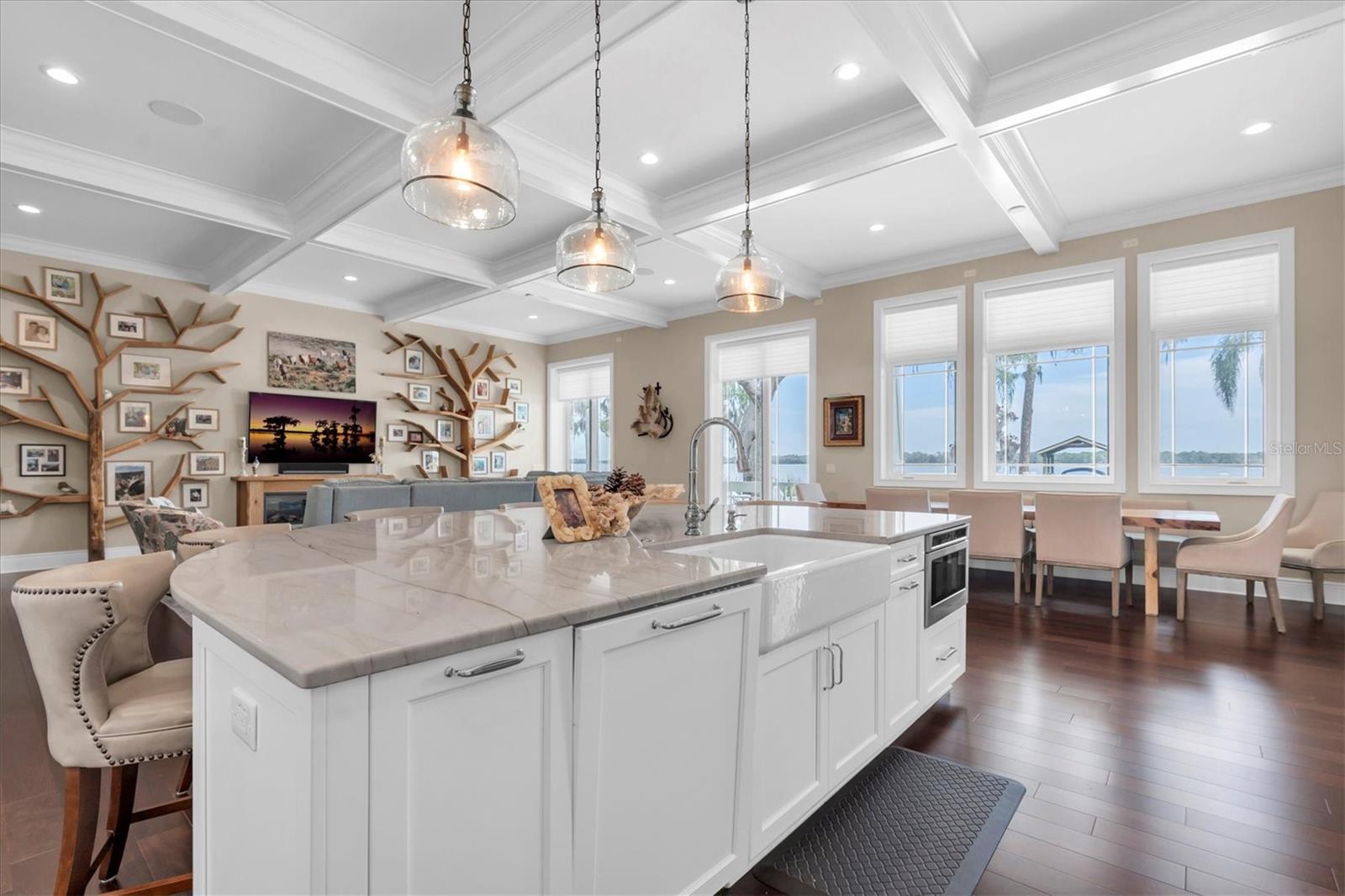 TB8482036 Property Photo