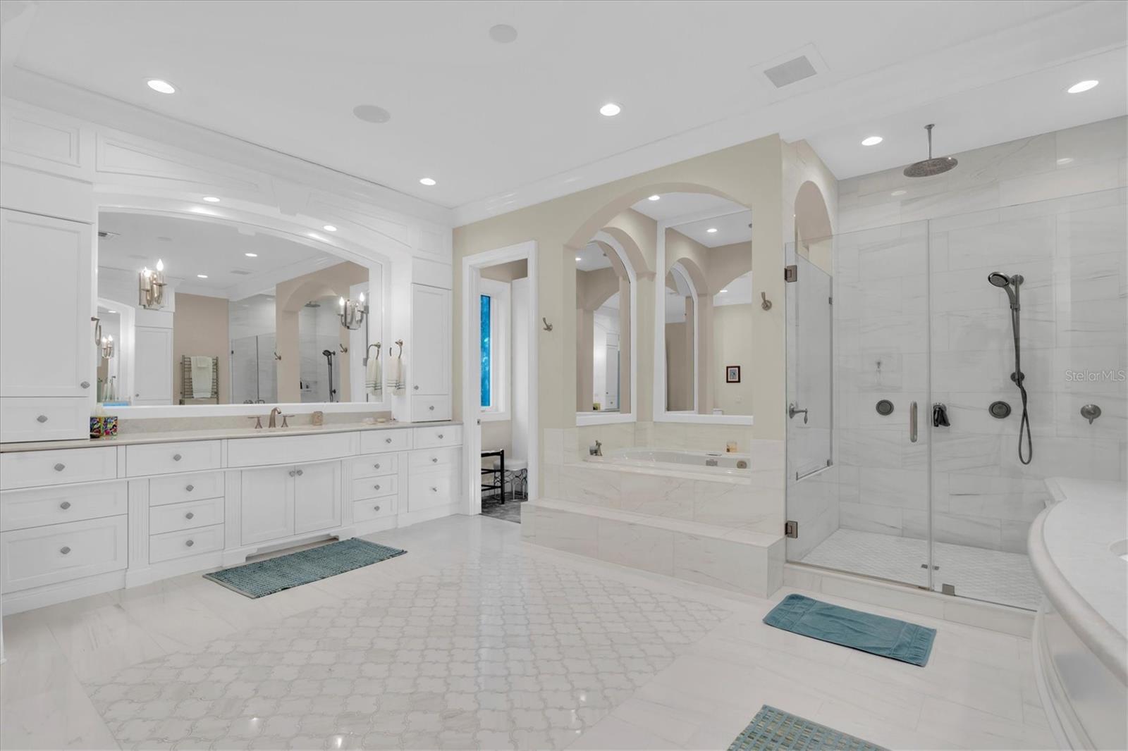 TB8482036 Property Photo