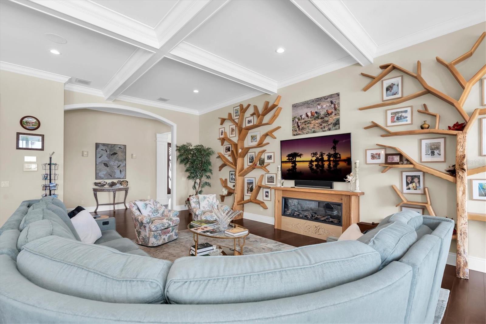 TB8482036 Property Photo