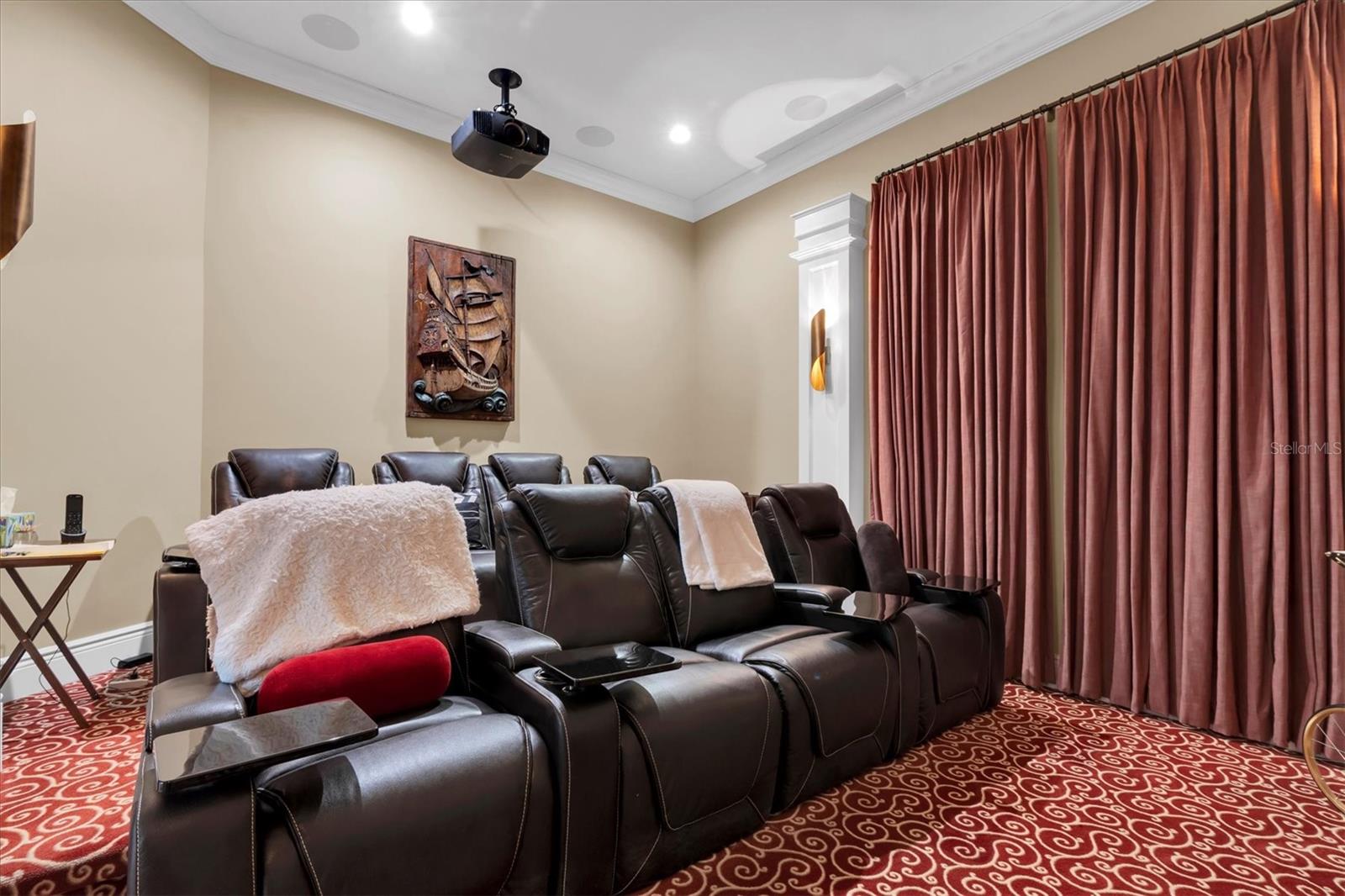 TB8482036 Property Photo