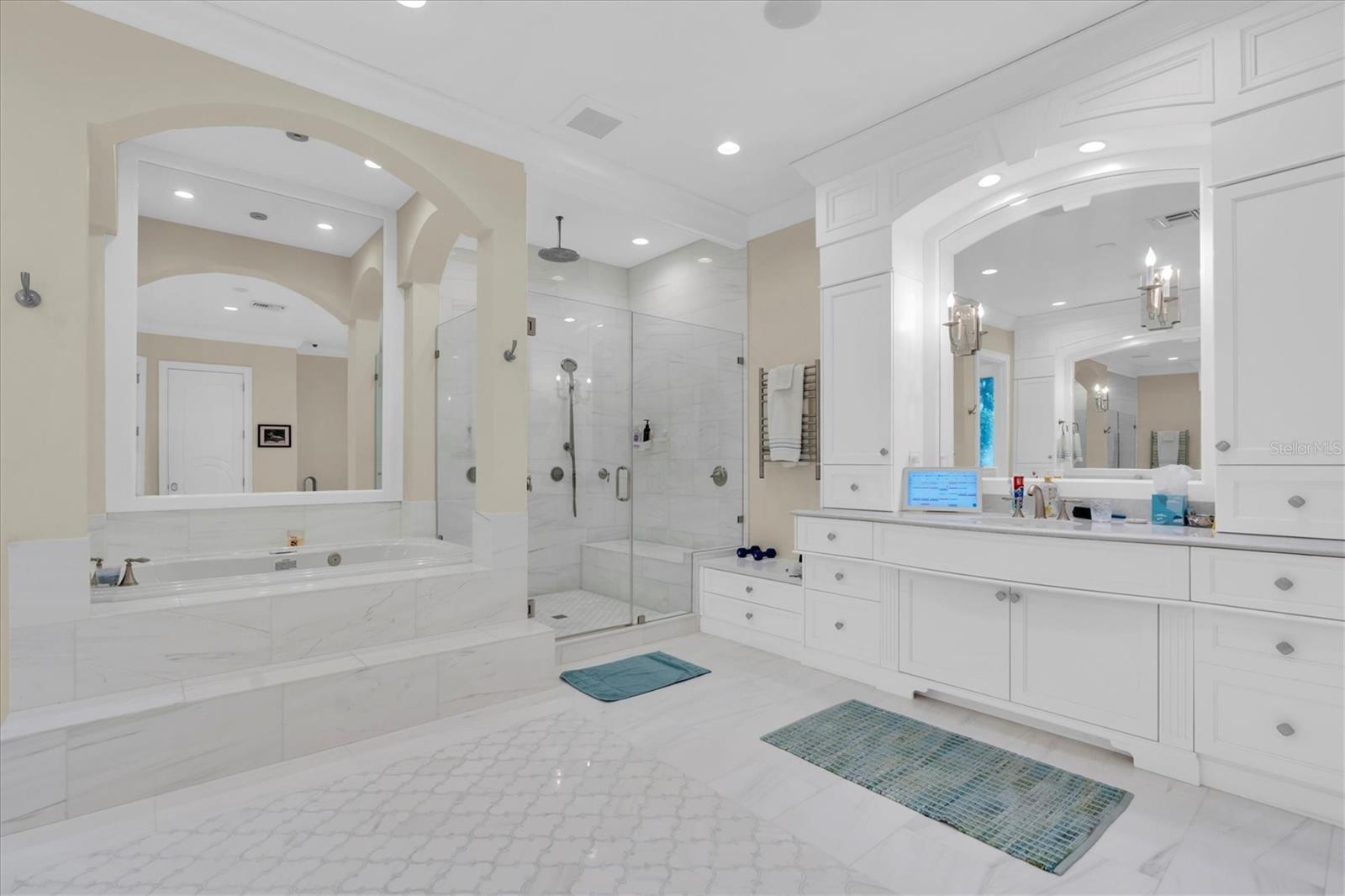 TB8482036 Property Photo