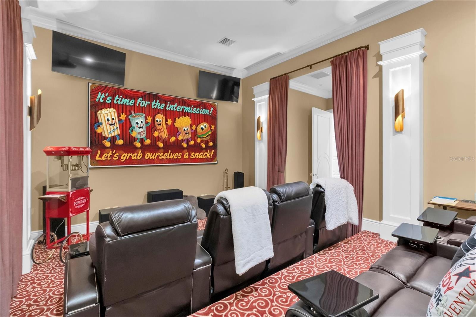 TB8482036 Property Photo