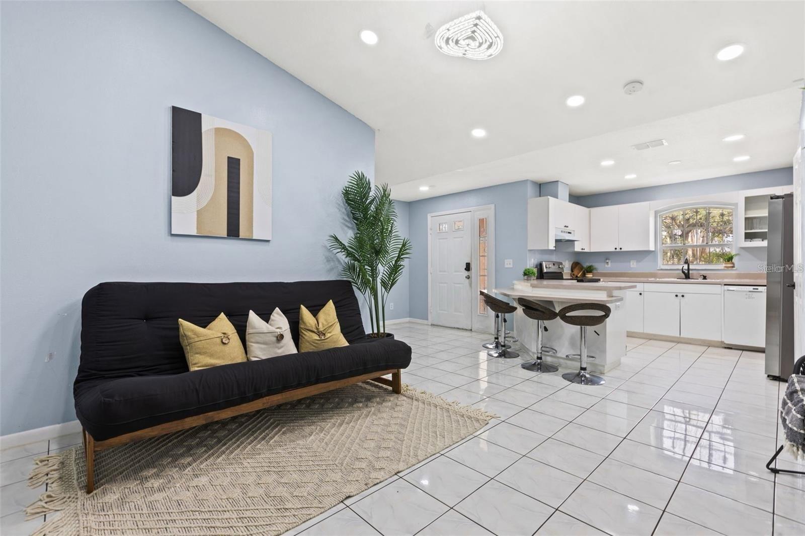5102 N MACDILL AVE, TAMPA, FL, 33614