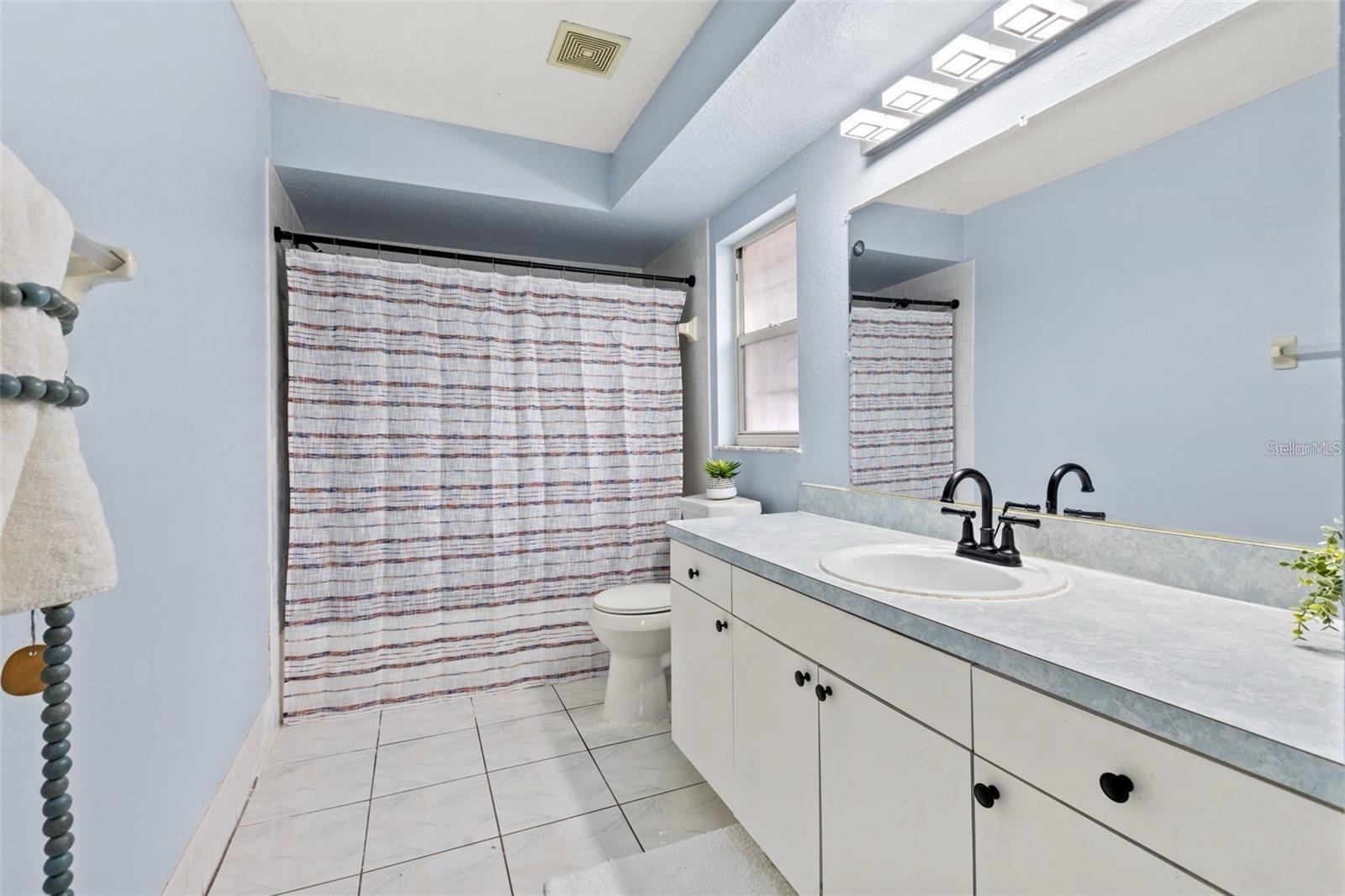 5102 N MACDILL AVE, TAMPA, FL, 33614