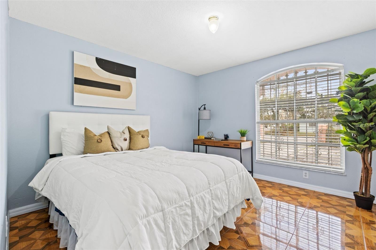5102 N MACDILL AVE, TAMPA, FL, 33614