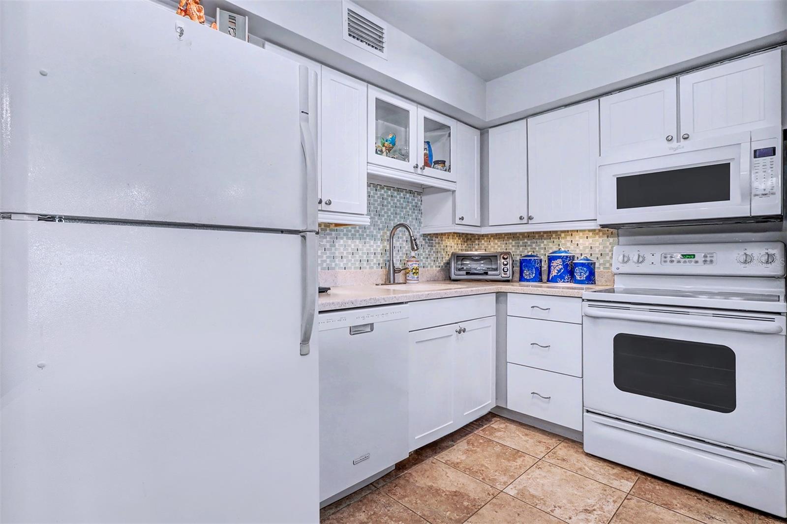 17400 GULF BLVD #H-2, REDINGTON SHORES, FL, 33708