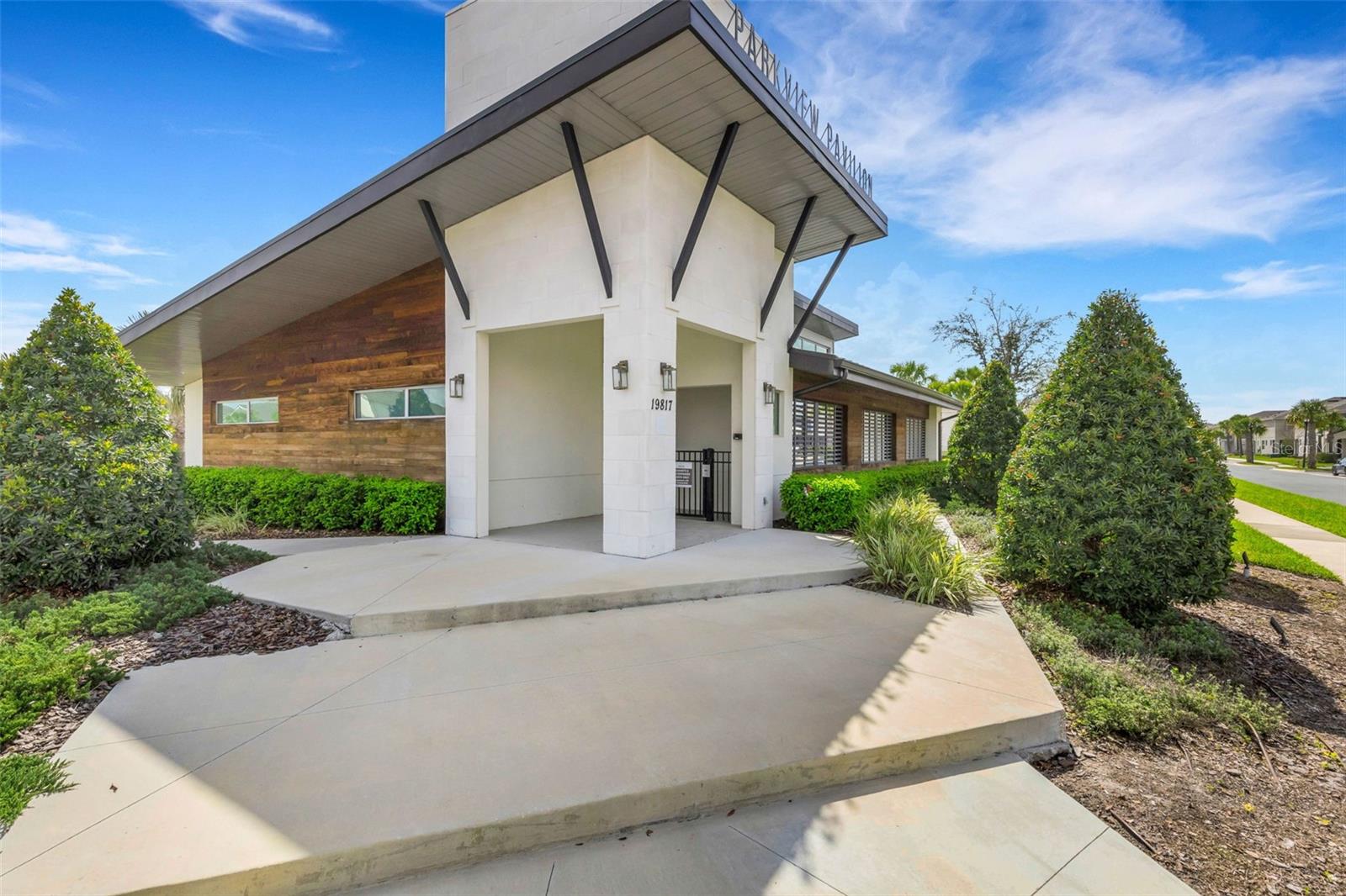 19298 BLUE POND DR, LUTZ, FL, 33558