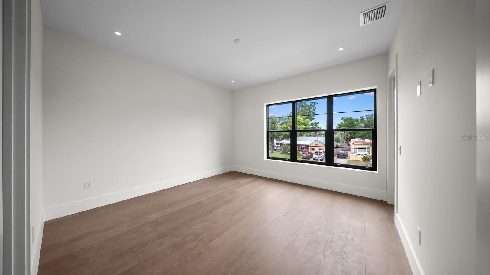 1833 BAYLARIAN BLVD, ORLANDO, FL, 32806