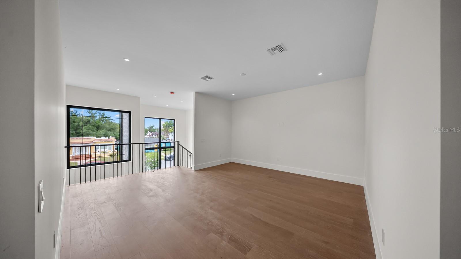 1833 BAYLARIAN BLVD, ORLANDO, FL, 32806