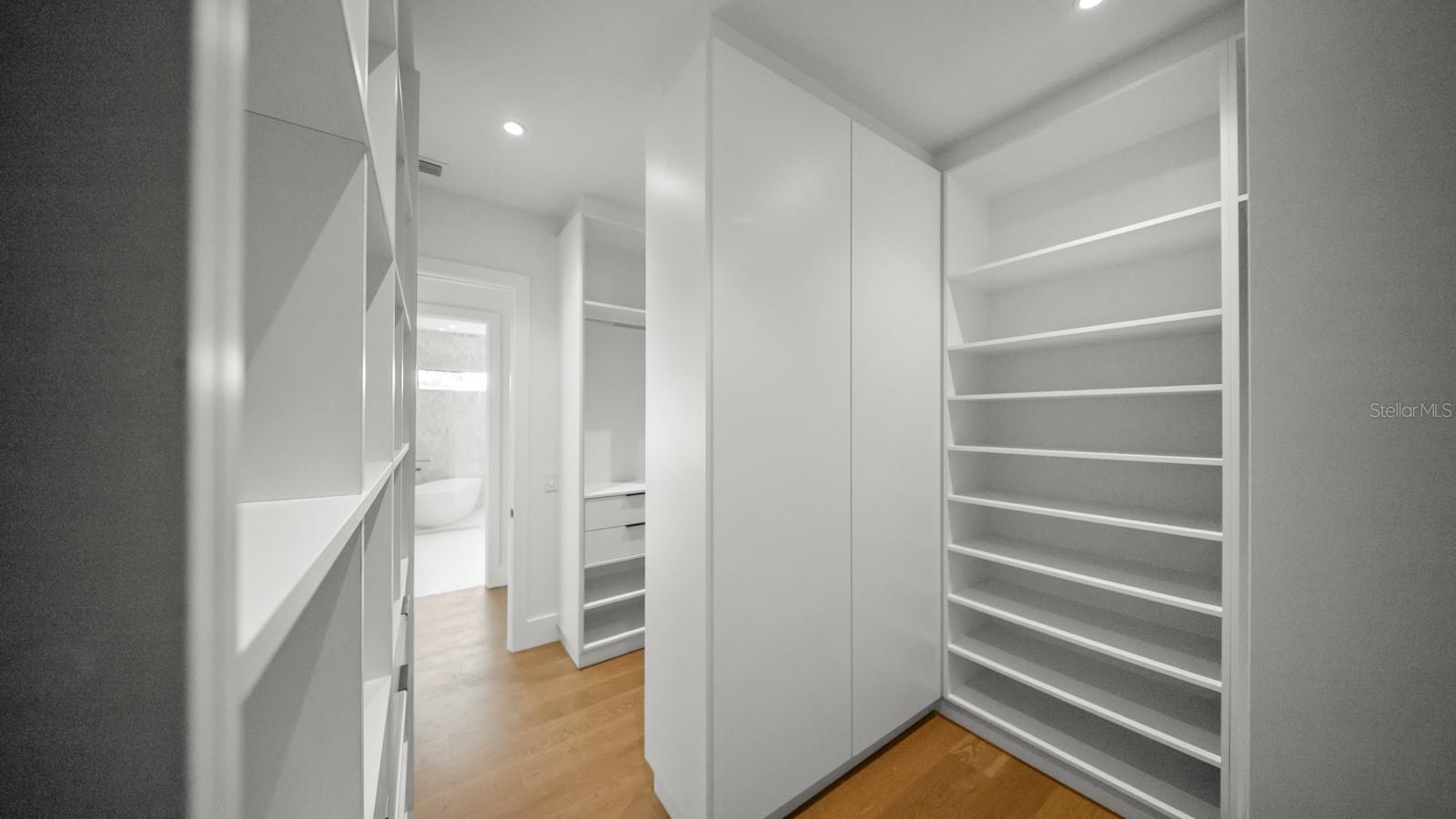 1833 BAYLARIAN BLVD, ORLANDO, FL, 32806