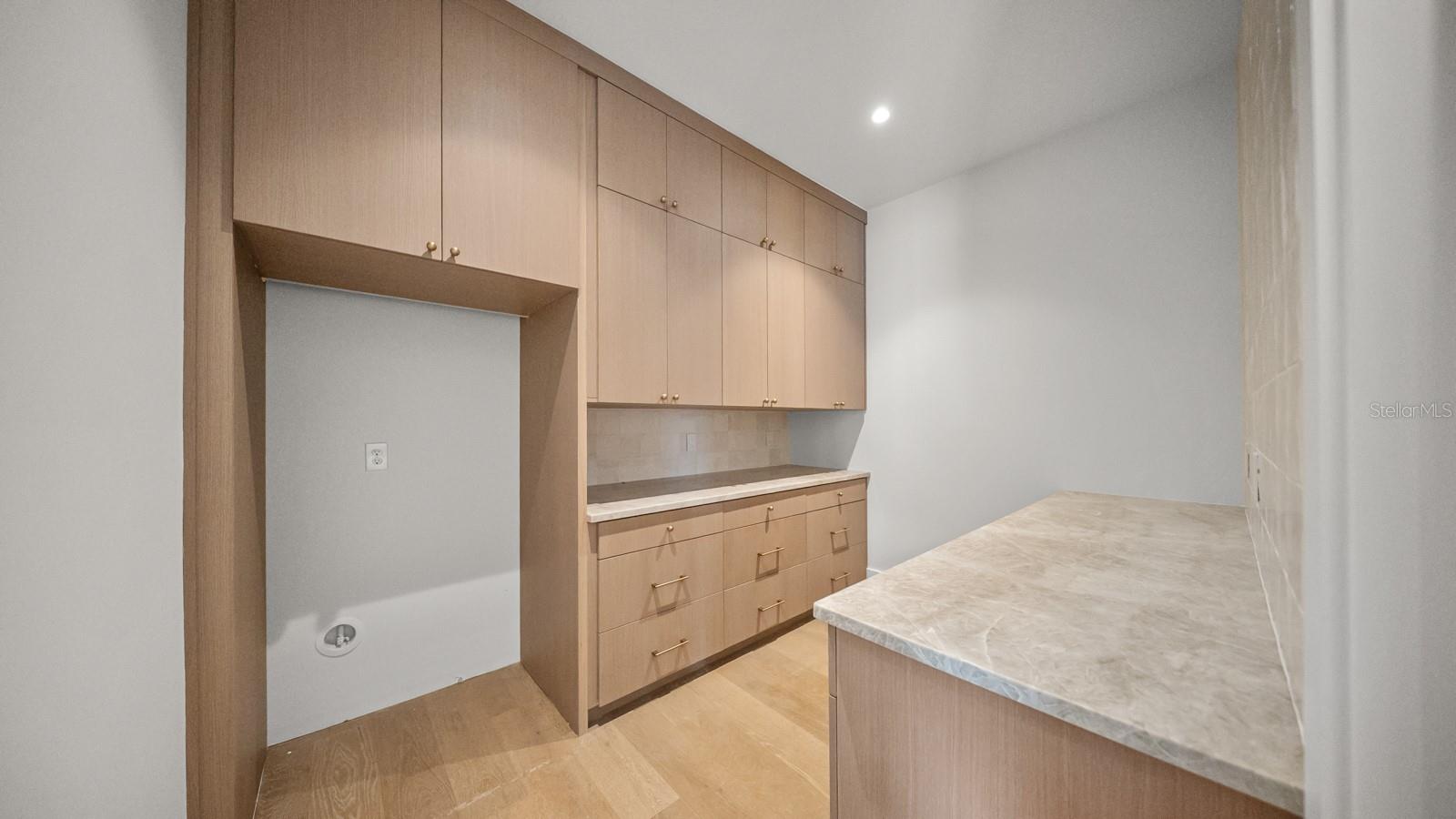 1833 BAYLARIAN BLVD, ORLANDO, FL, 32806