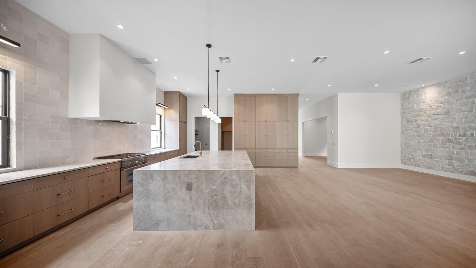 1833 BAYLARIAN BLVD, ORLANDO, FL, 32806