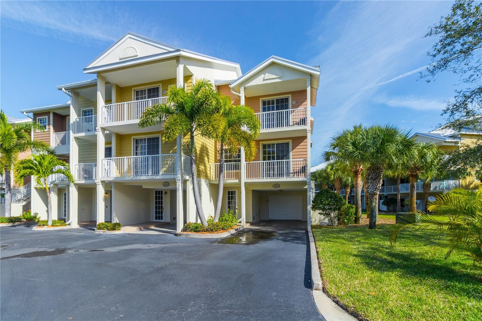3255 MANGROVE POINT DR, RUSKIN, FL, 33570