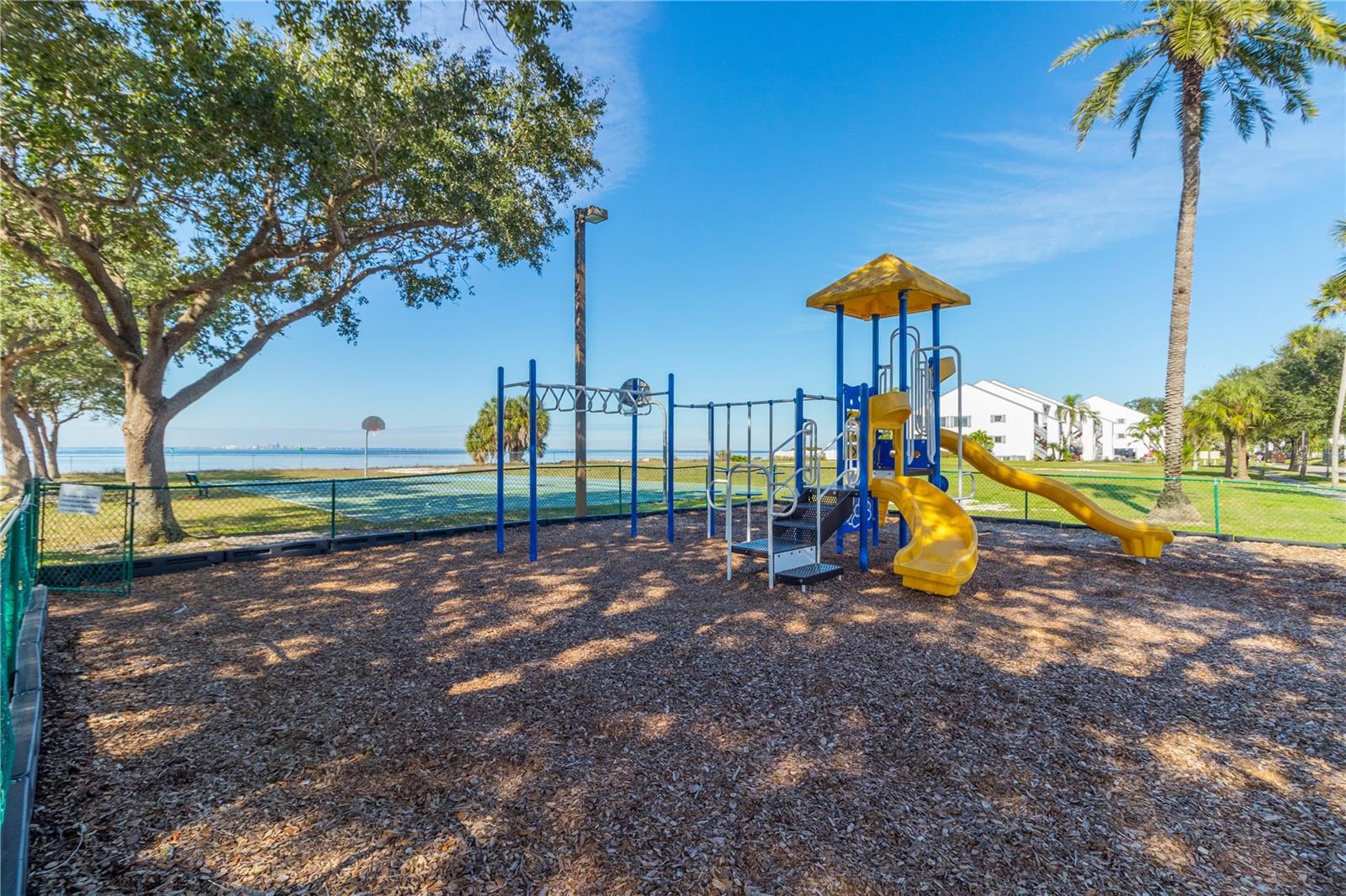 3255 MANGROVE POINT DR, RUSKIN, FL, 33570