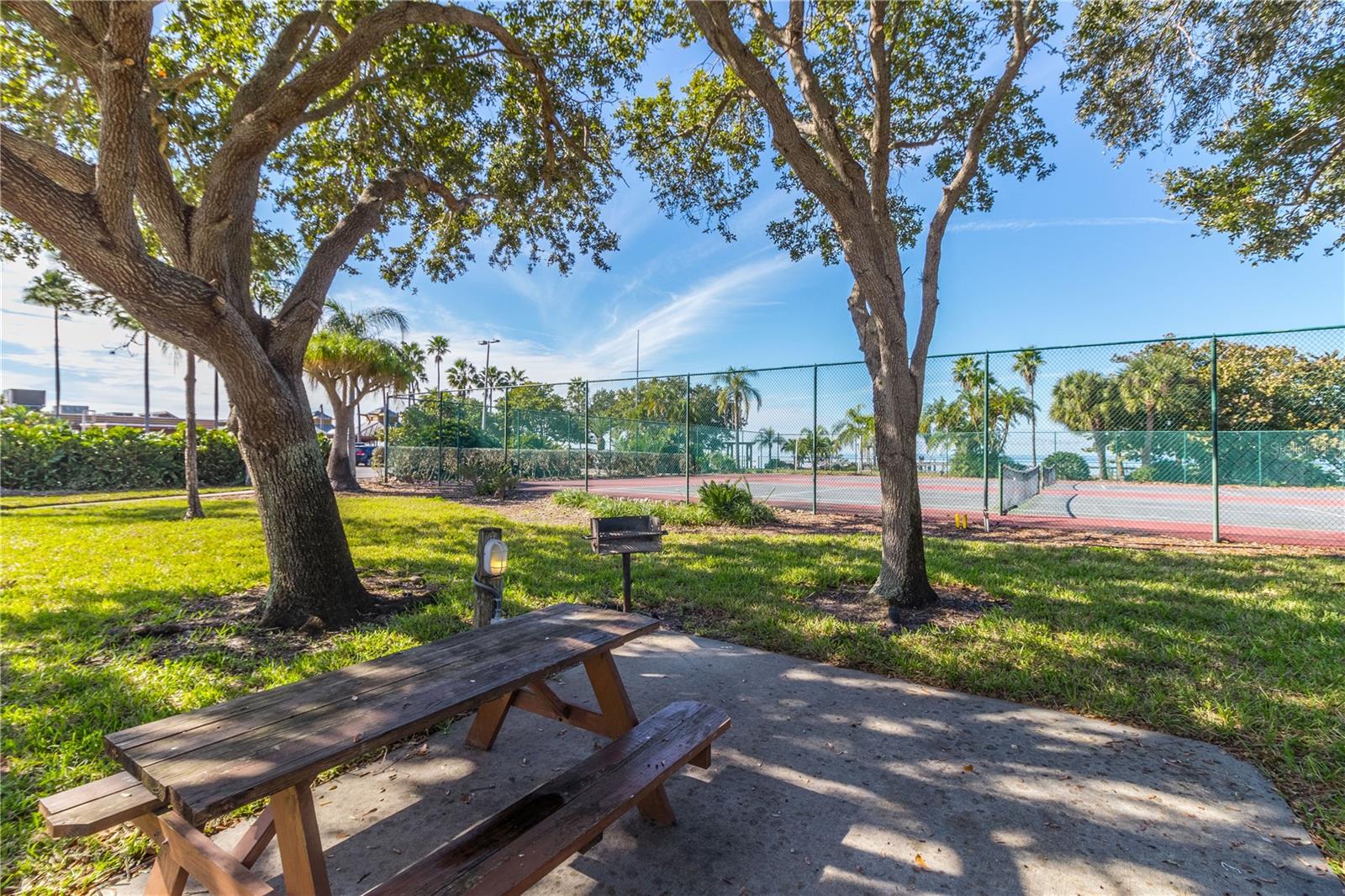 3255 MANGROVE POINT DR, RUSKIN, FL, 33570