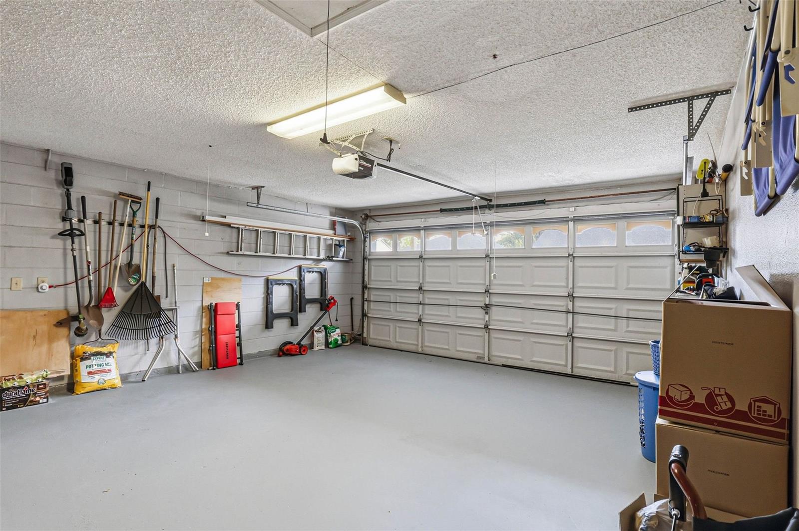 9727 FOX CHAPEL RD, TAMPA, FL, 33647