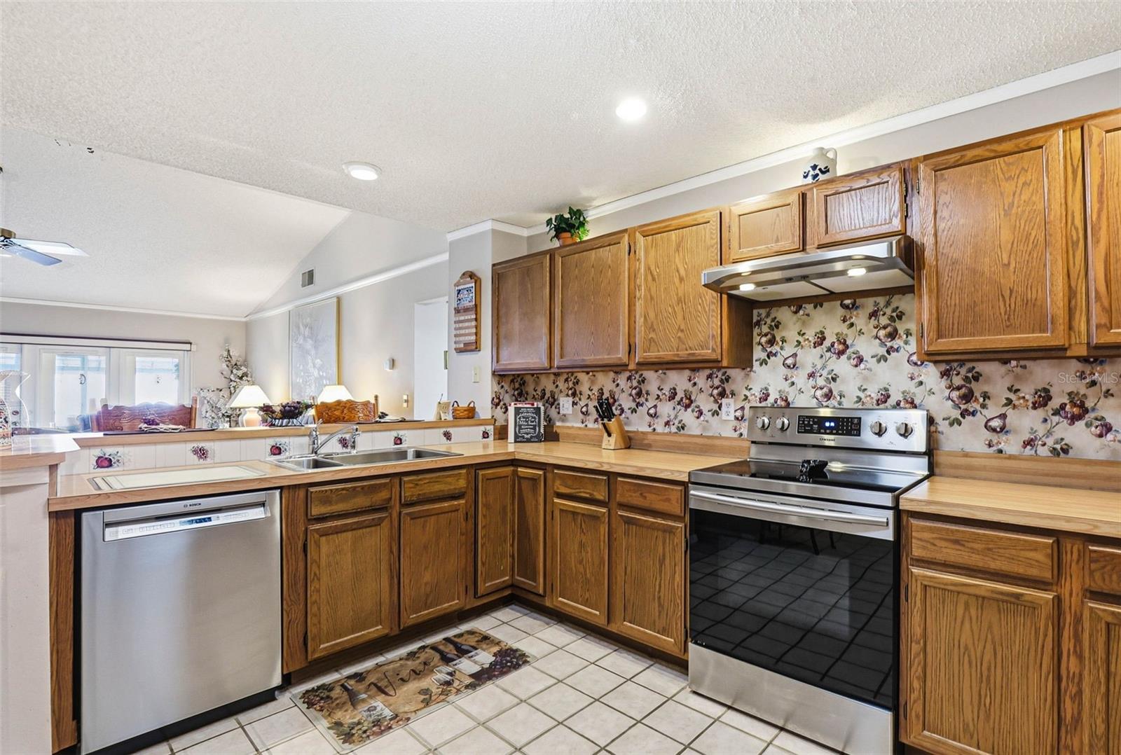 9727 FOX CHAPEL RD, TAMPA, FL, 33647