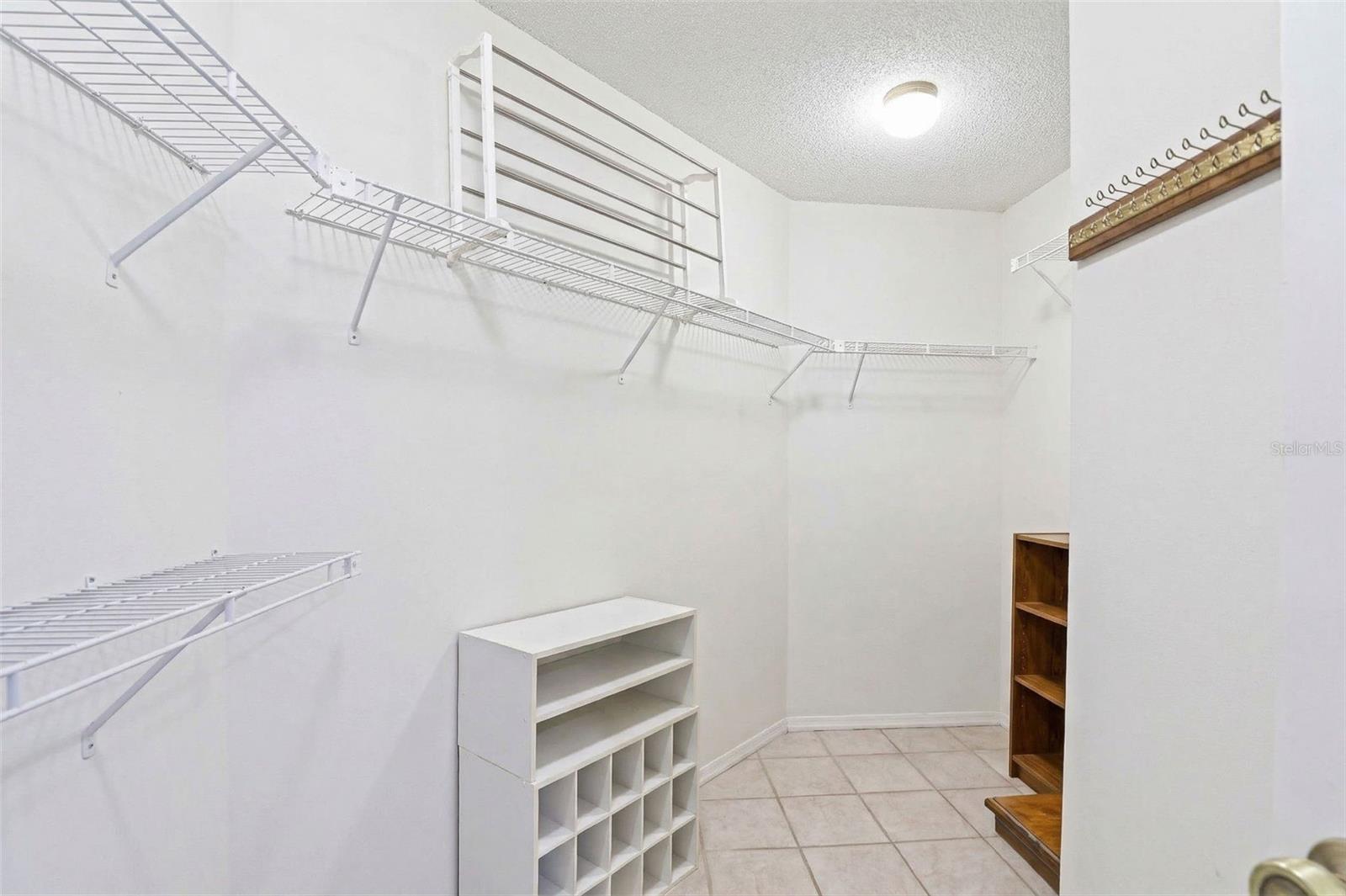 9727 FOX CHAPEL RD, TAMPA, FL, 33647