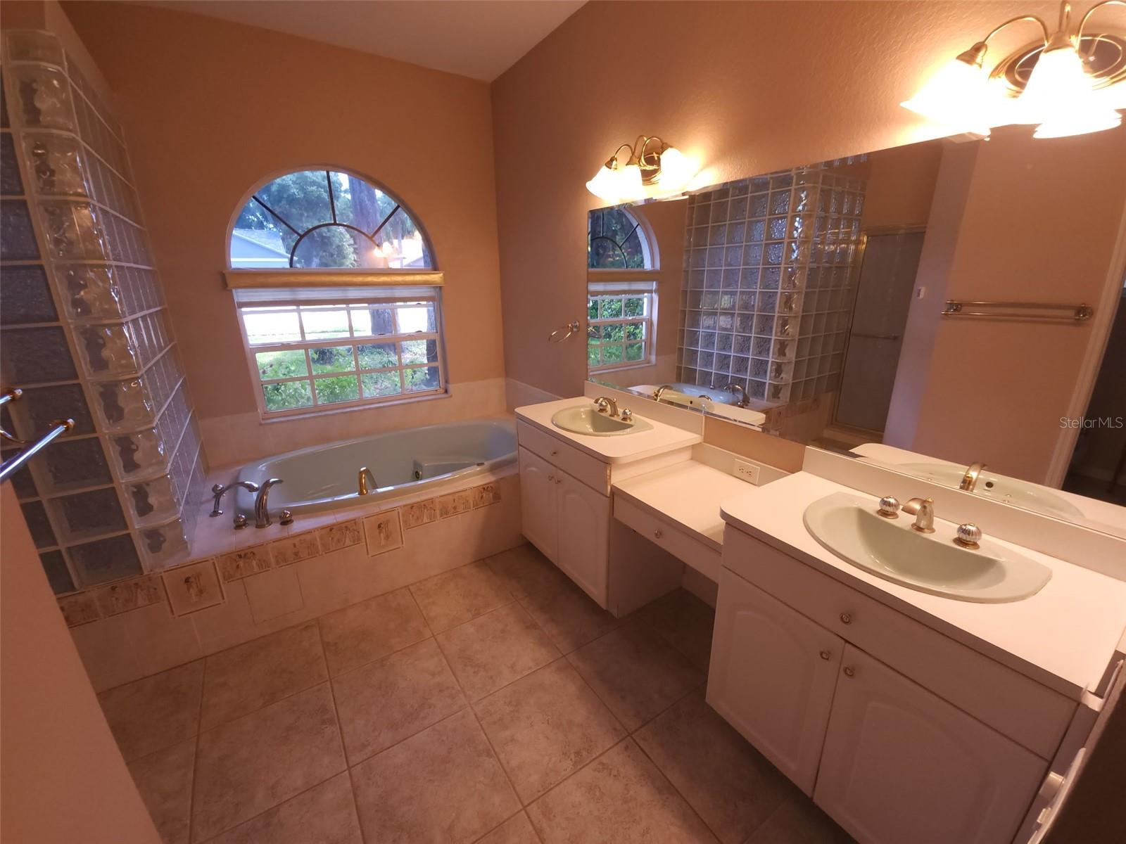 2686 CRYSTAL CIR, DUNEDIN, FL, 34698