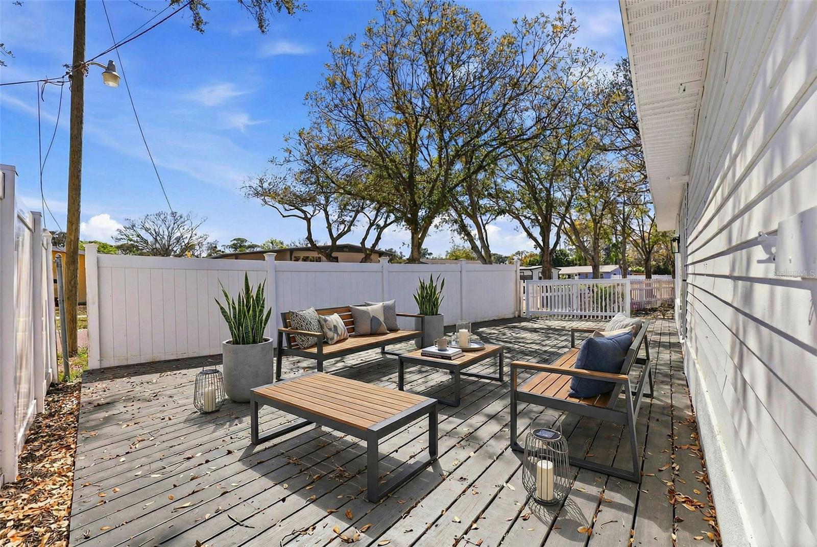 301 81ST AVE NE, ST PETERSBURG, FL, 33702