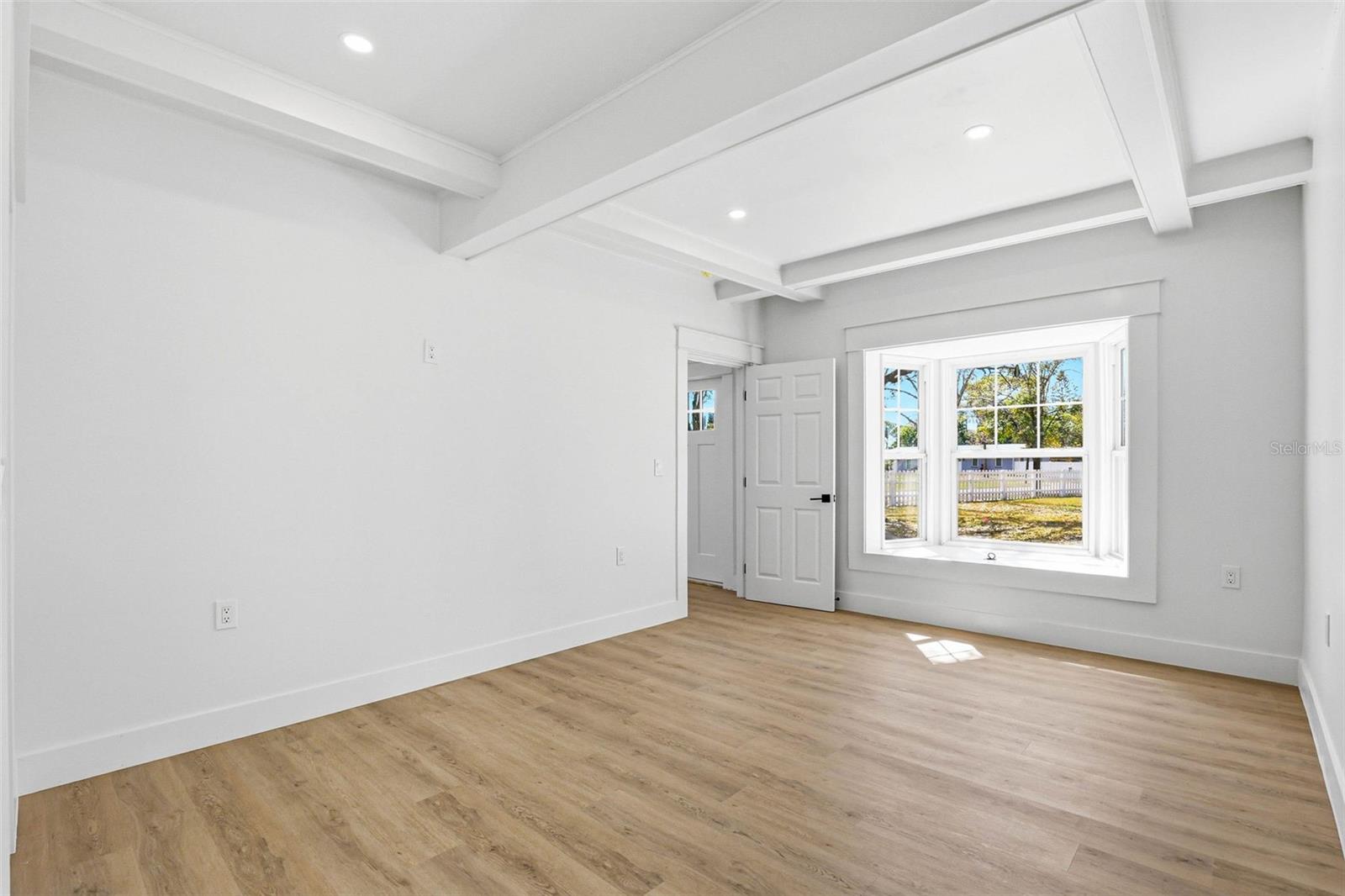 301 81ST AVE NE, ST PETERSBURG, FL, 33702