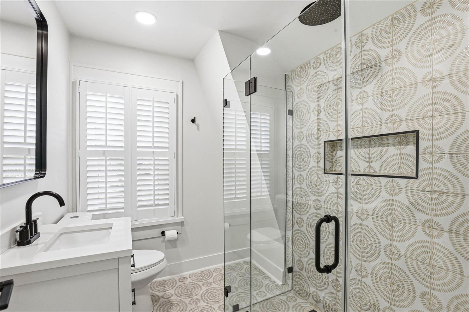 301 81ST AVE NE, ST PETERSBURG, FL, 33702