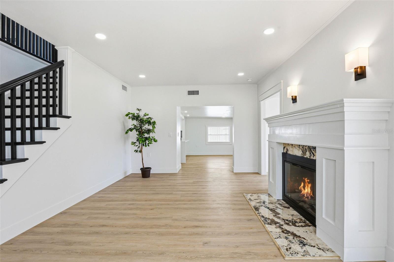 301 81ST AVE NE, ST PETERSBURG, FL, 33702