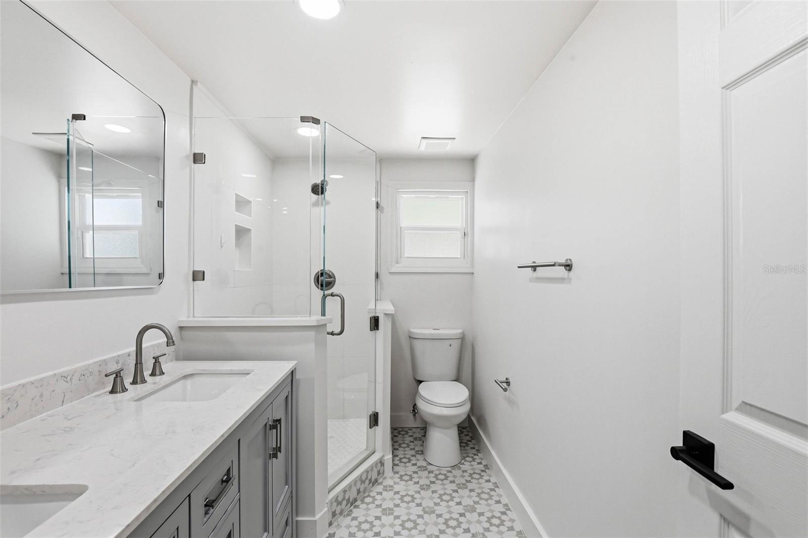 301 81ST AVE NE, ST PETERSBURG, FL, 33702