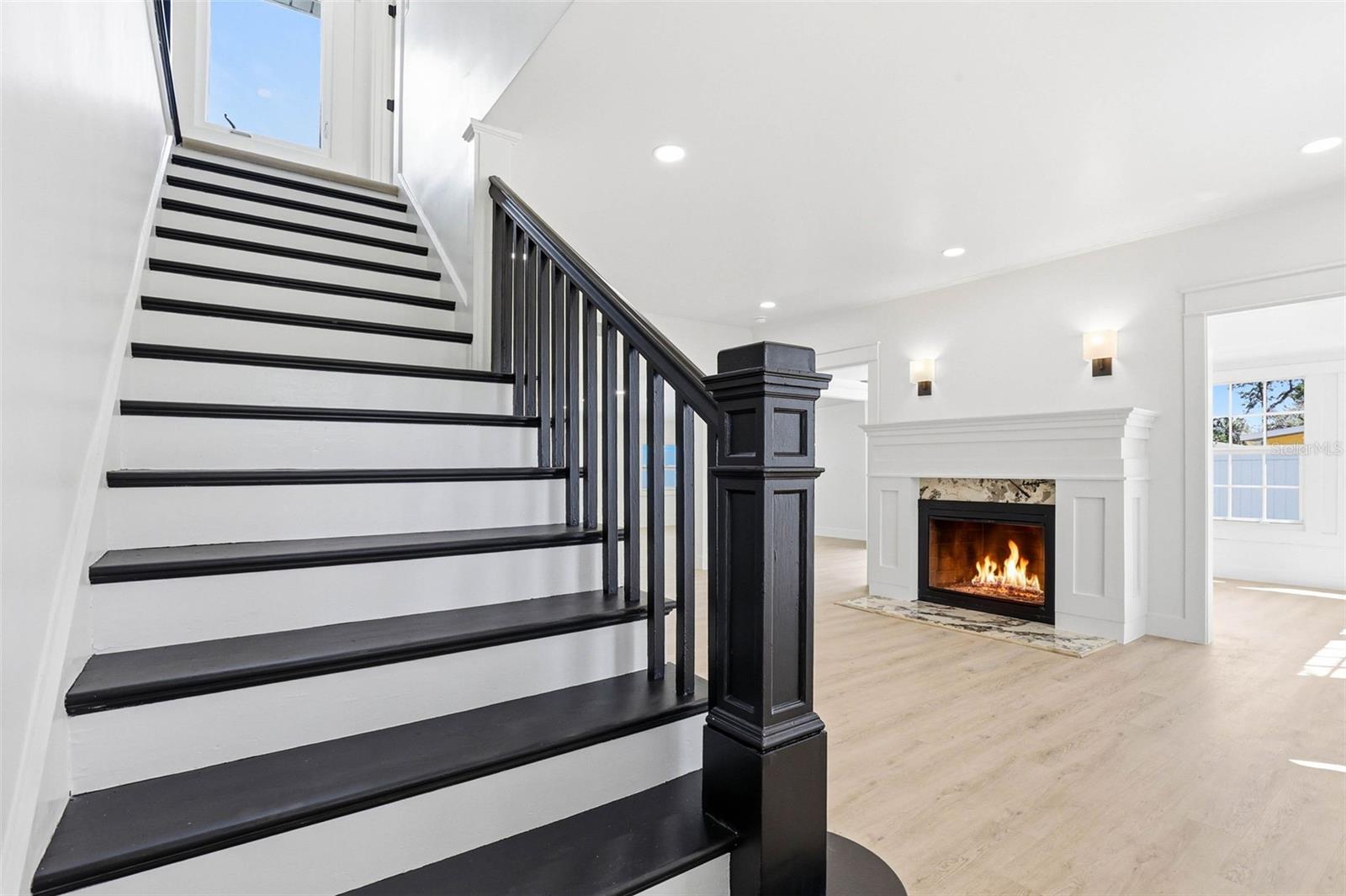 301 81ST AVE NE, ST PETERSBURG, FL, 33702