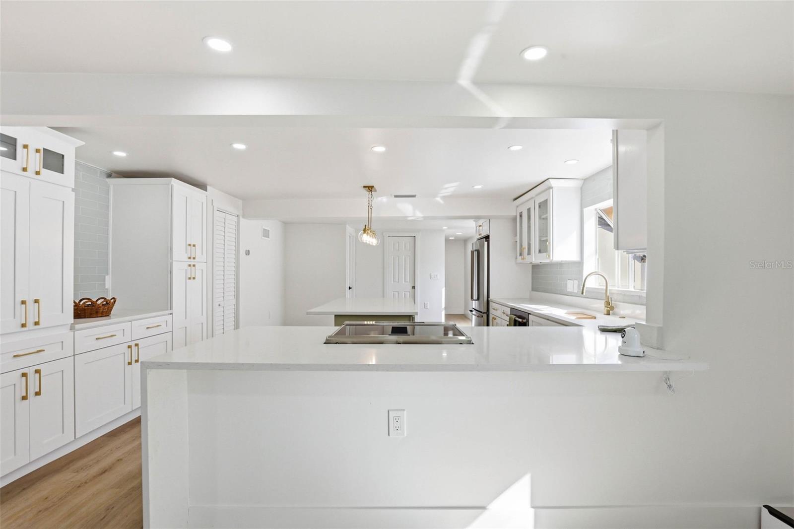 301 81ST AVE NE, ST PETERSBURG, FL, 33702