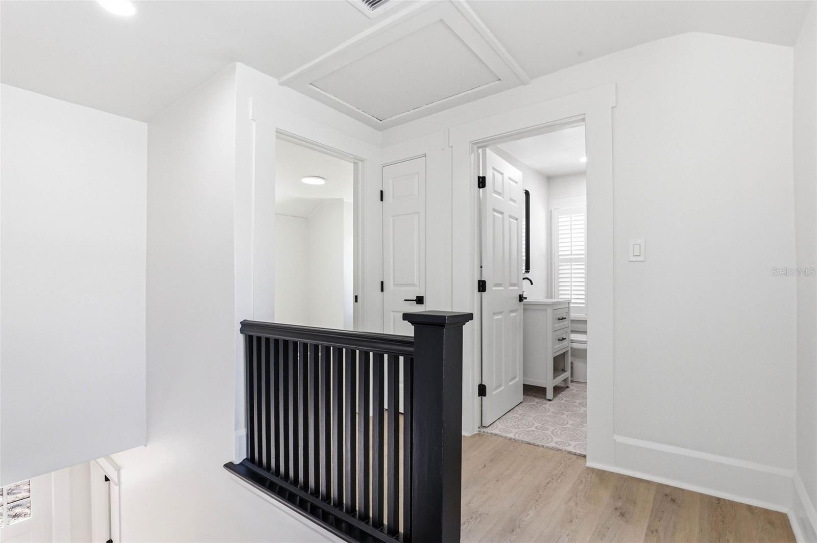 301 81ST AVE NE, ST PETERSBURG, FL, 33702