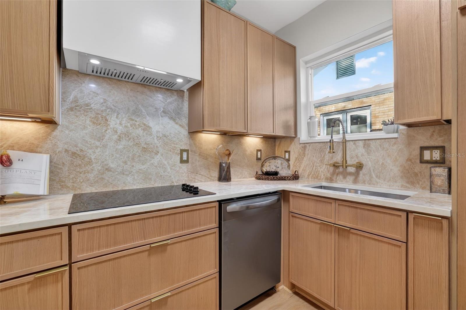 1213 E CLIFTON ST, TAMPA, FL, 33604