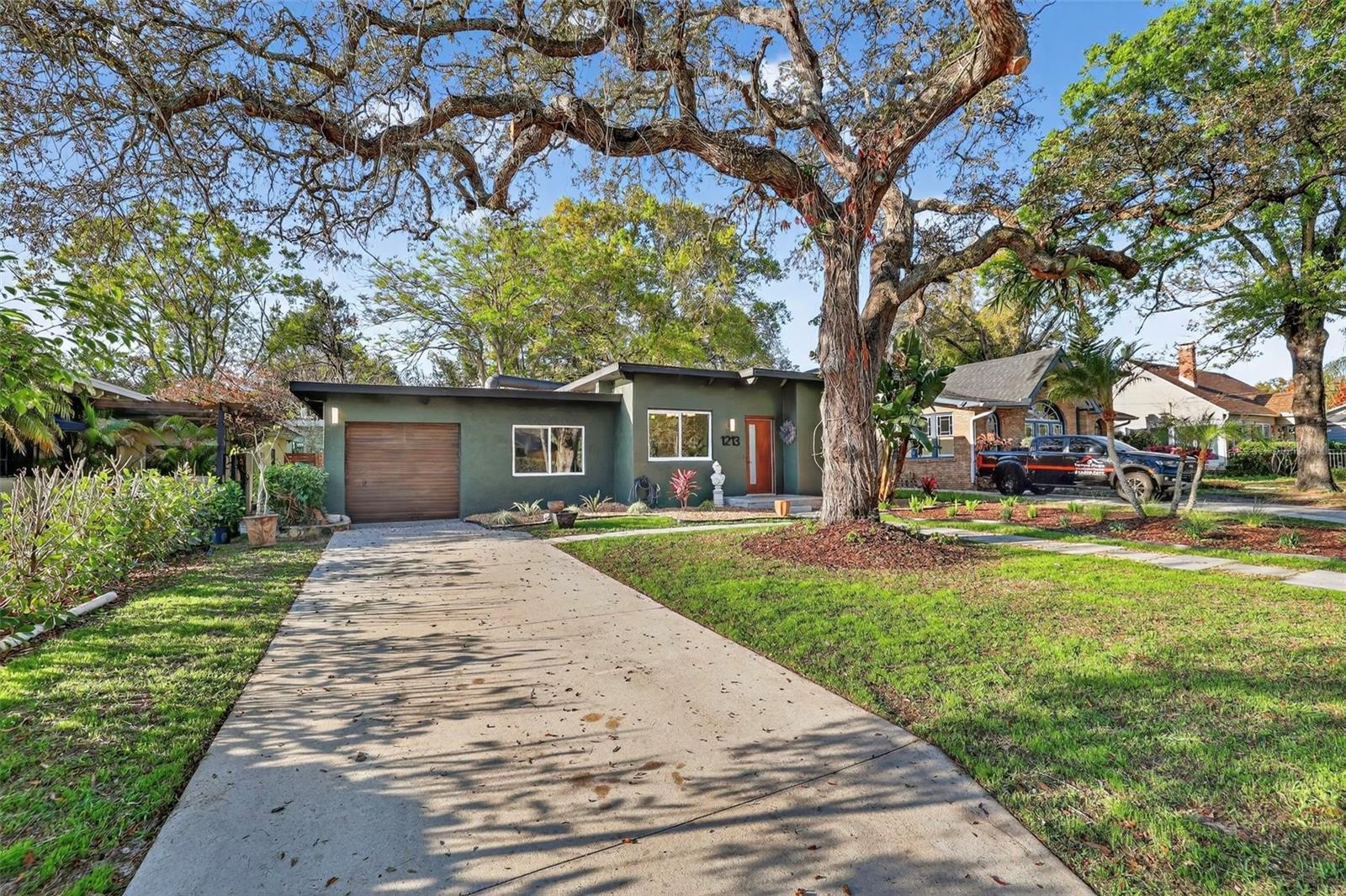 1213 E CLIFTON ST, TAMPA, FL, 33604