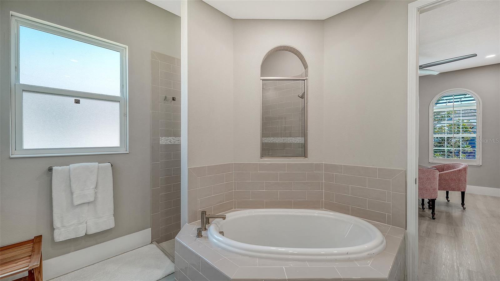 6220 SIGNATURE POINTE LN, BRADENTON, FL, 34210