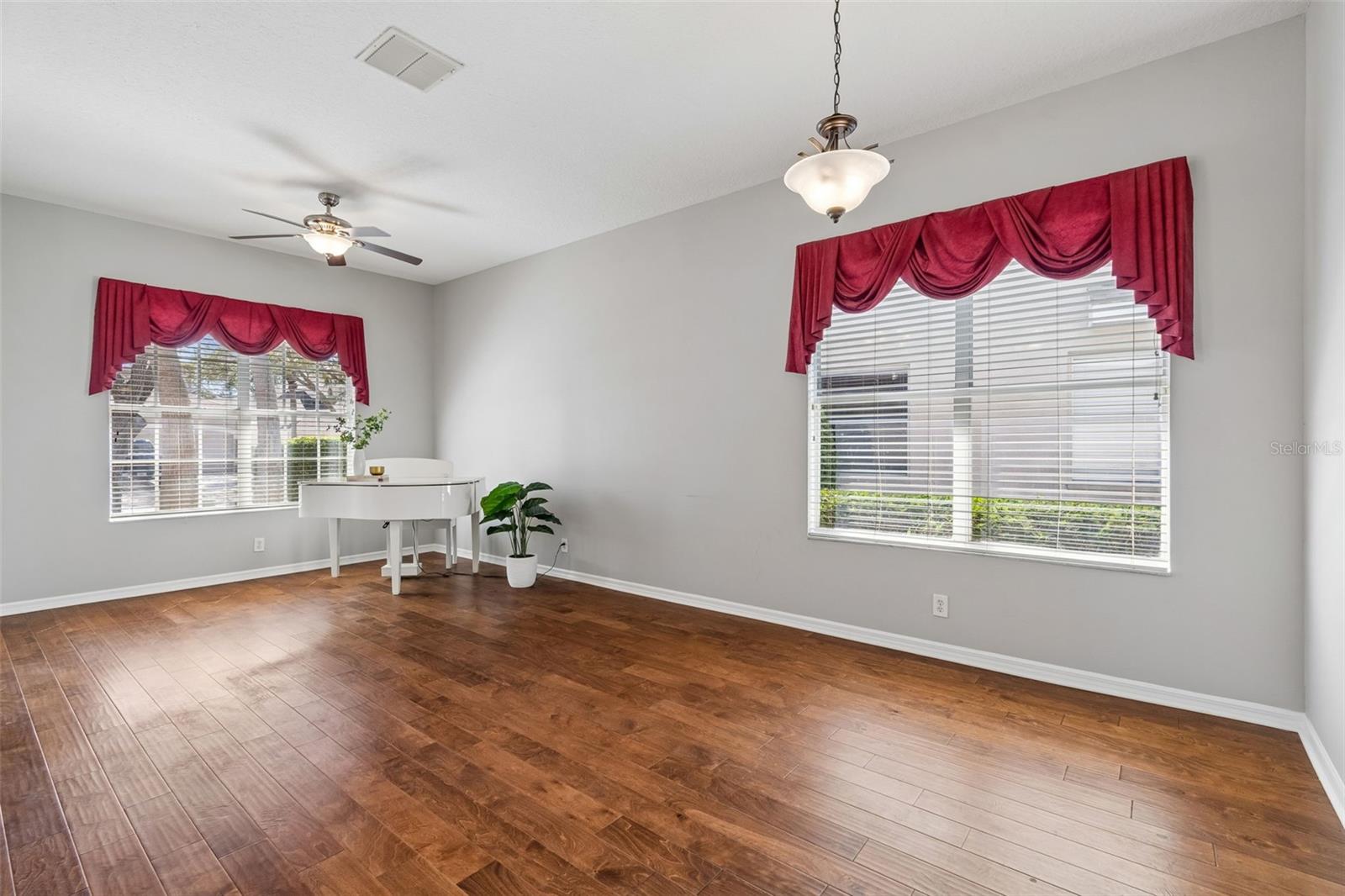 10162 DEERCLIFF DR, TAMPA, FL, 33647