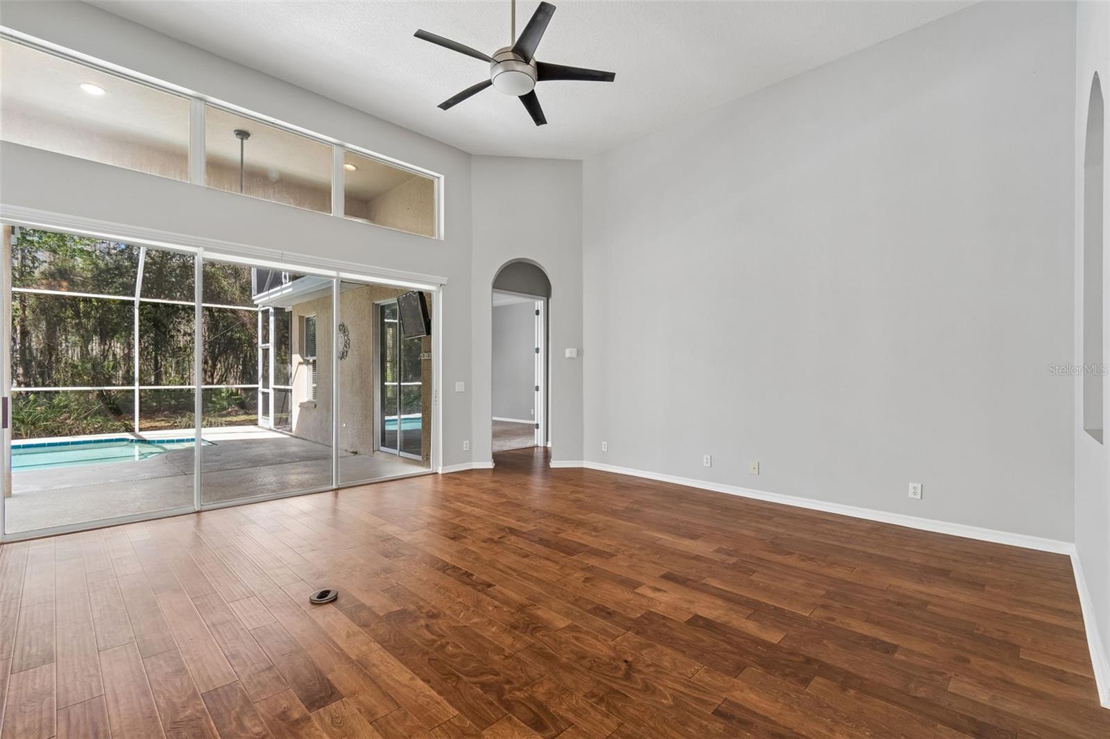 10162 DEERCLIFF DR, TAMPA, FL, 33647