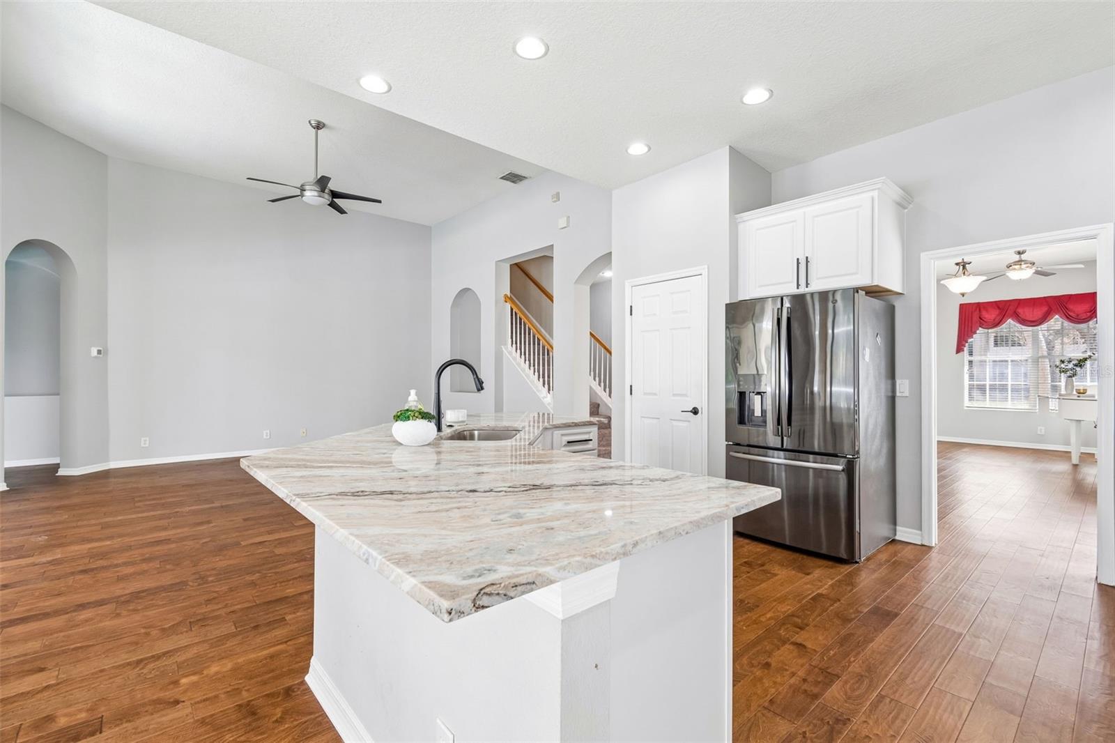 10162 DEERCLIFF DR, TAMPA, FL, 33647