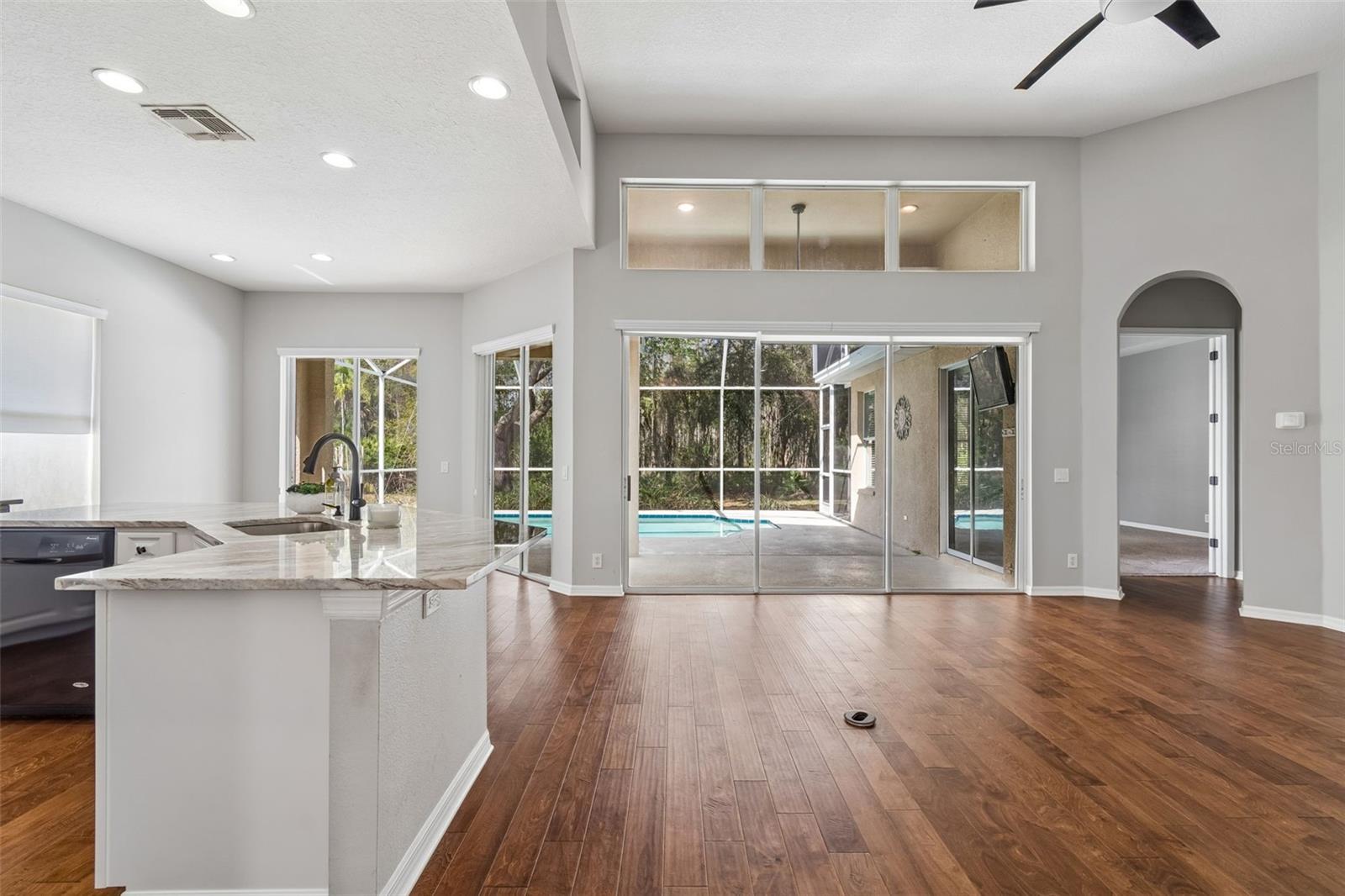 10162 DEERCLIFF DR, TAMPA, FL, 33647