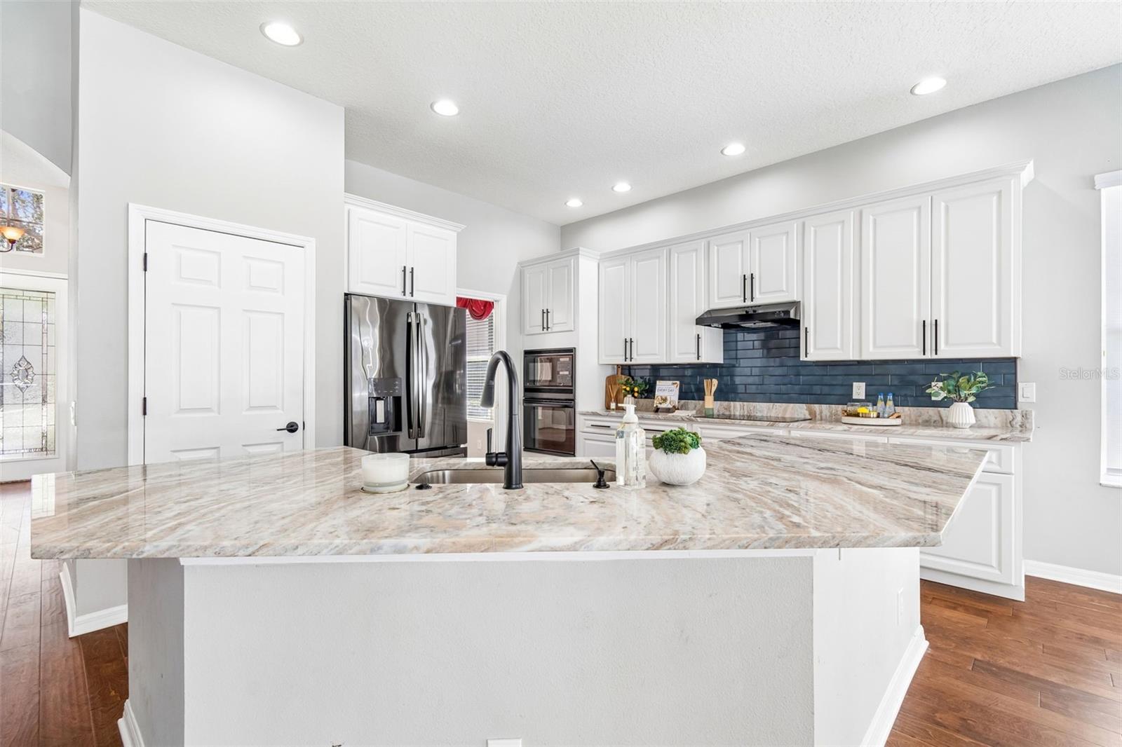 10162 DEERCLIFF DR, TAMPA, FL, 33647